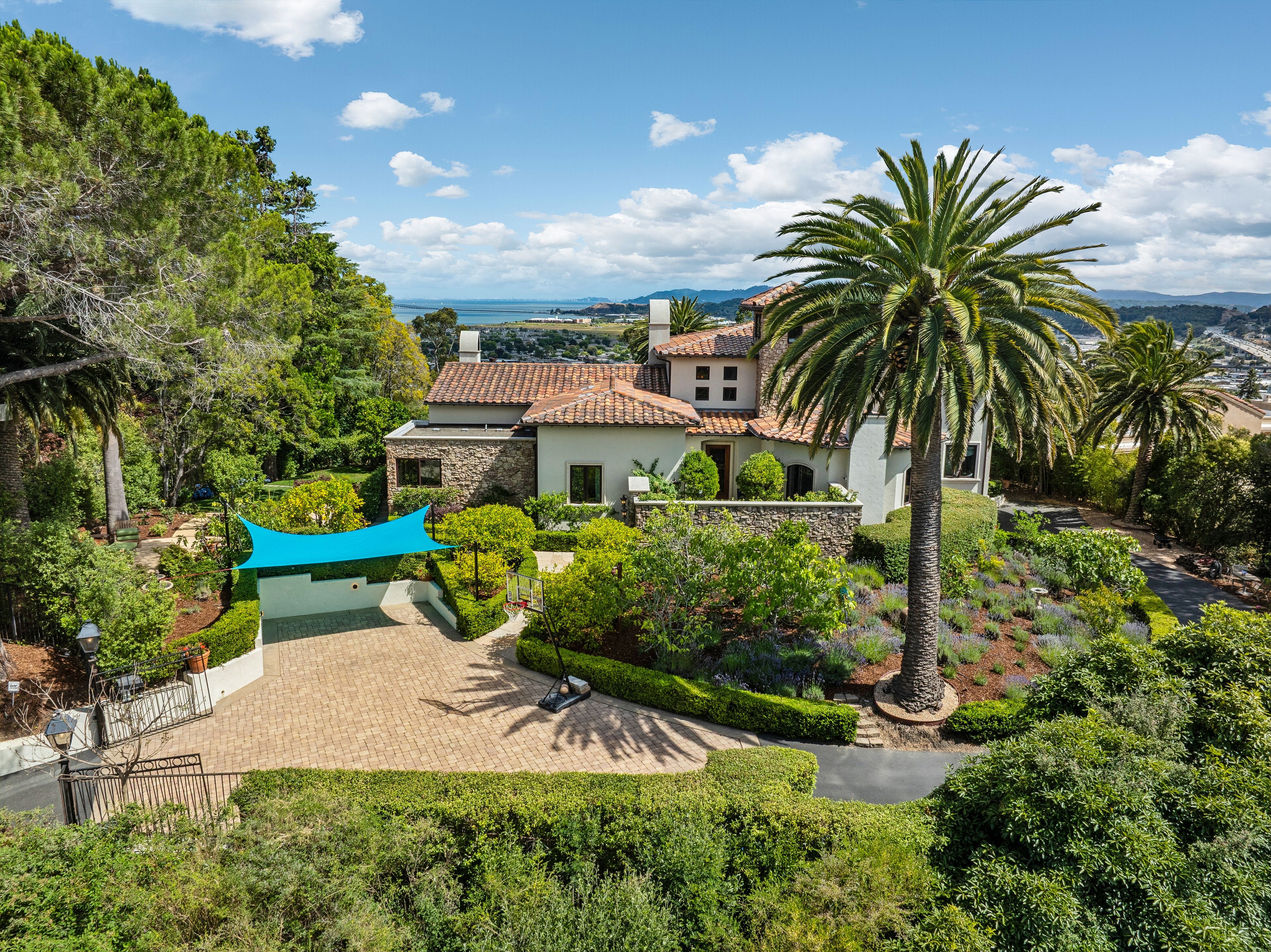  Extraordinary Estate with Panoramic Bay and Mountain Vistas - 物件實景