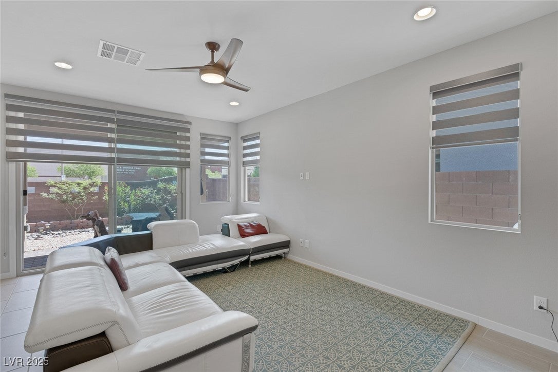 Las Vegas, Nevada, 89148, United States, 3 Bedrooms Bedrooms, ,2 BathroomsBathrooms,Residential,For Sale,1921692