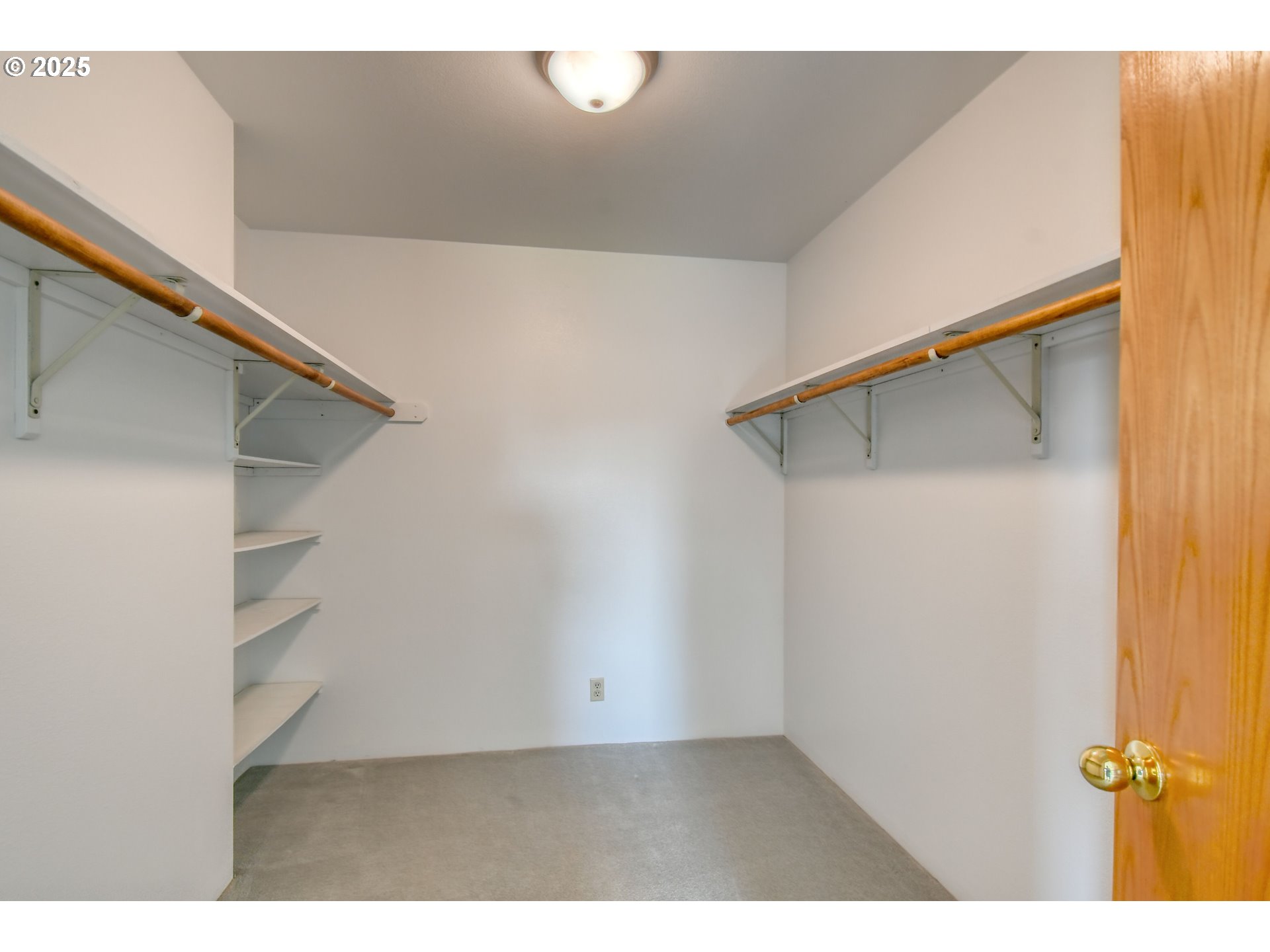 Pendleton, Oregon, 97801, United States, 3 Bedrooms Bedrooms, ,3 BathroomsBathrooms,Residential,For Sale,1891177