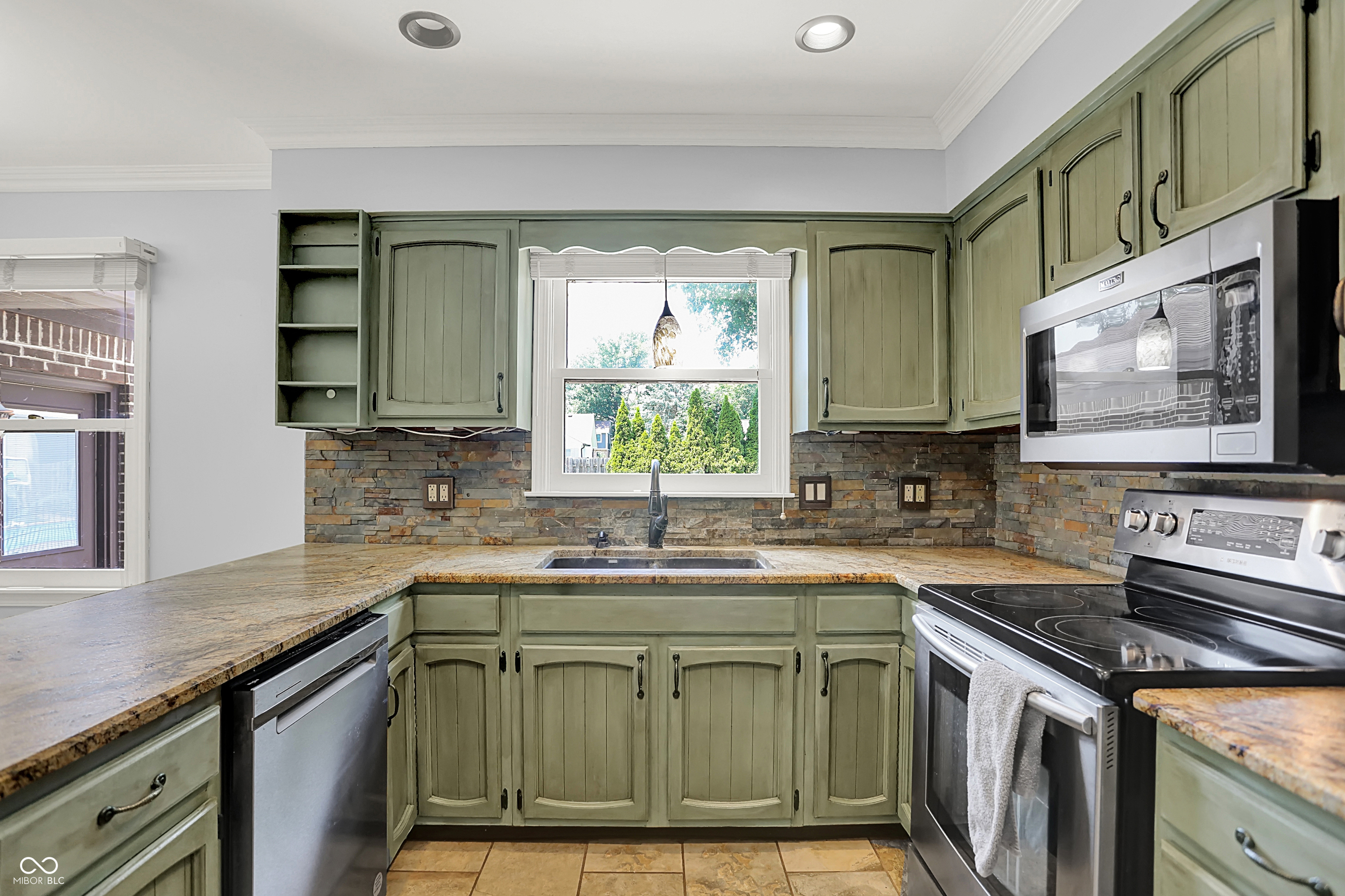 Carmel, Indiana, 46033, United States, 5 Bedrooms Bedrooms, ,4 BathroomsBathrooms,Residential,For Sale,1928724