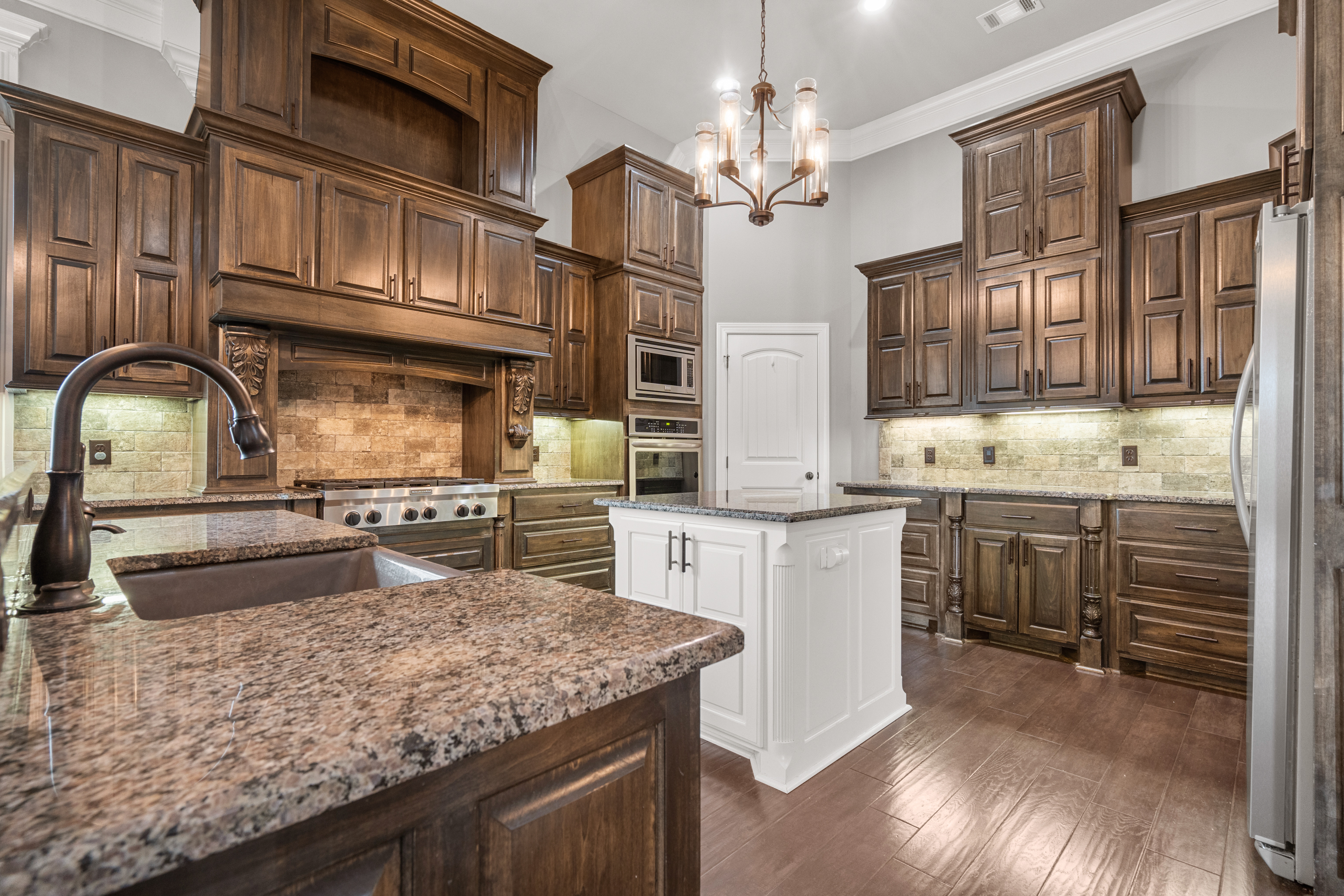 Hot Springs, Arkansas, 71901, United States, 4 Bedrooms Bedrooms, ,4 BathroomsBathrooms,Residential,For Sale,1760165