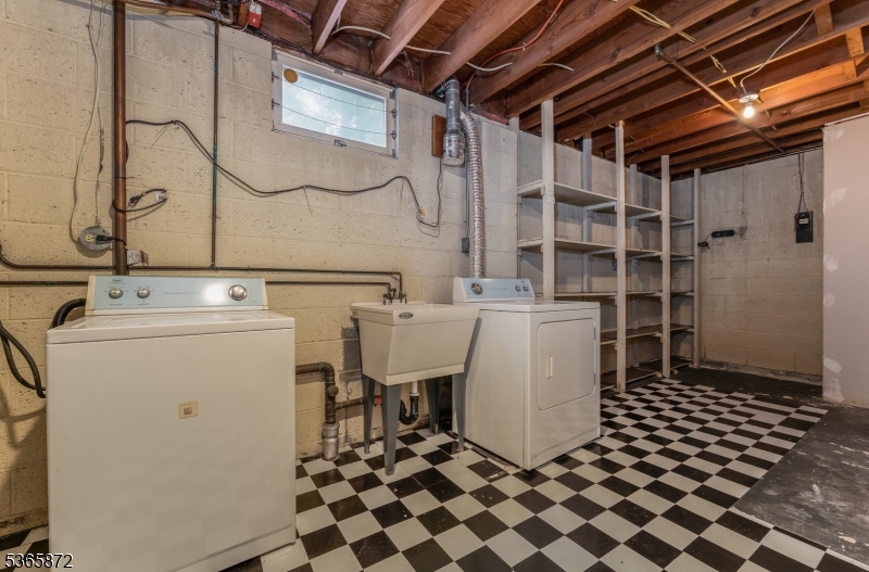 Bridgewater Twp., New Jersey, 08807, United States, 4 Bedrooms Bedrooms, ,3 BathroomsBathrooms,Residential,For Sale,1867393