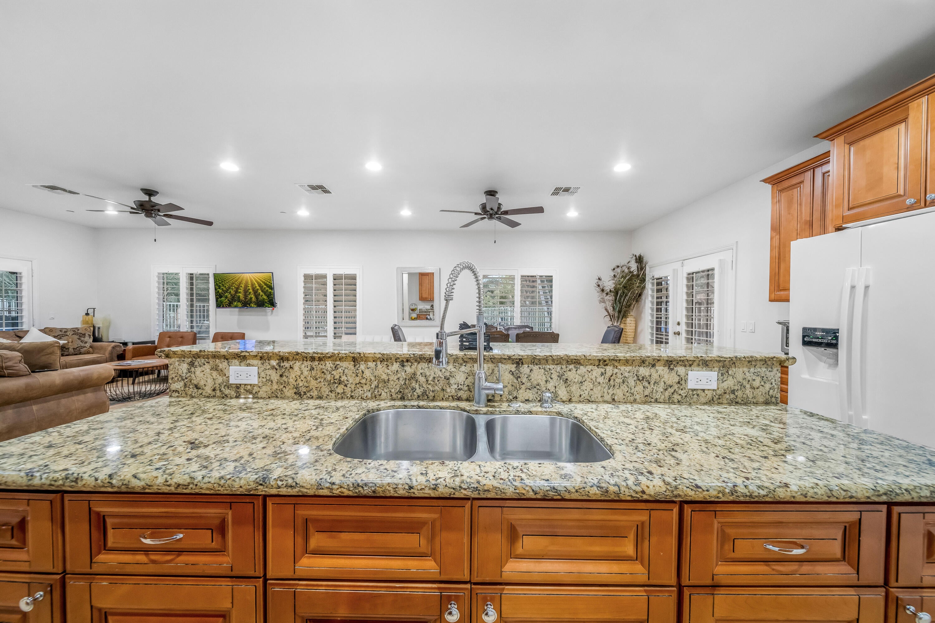 Thermal, California, 92274, United States, 3 Bedrooms Bedrooms, ,4 BathroomsBathrooms,Residential,For Sale,2006584