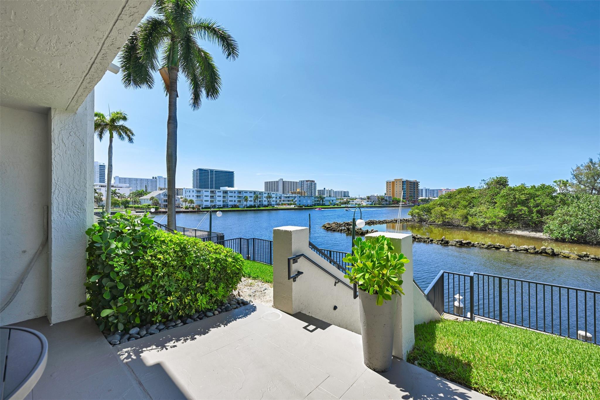 Pompano Beach, Florida, 33062, United States, 2 Bedrooms Bedrooms, ,2 BathroomsBathrooms,Residential,For Sale,1938400