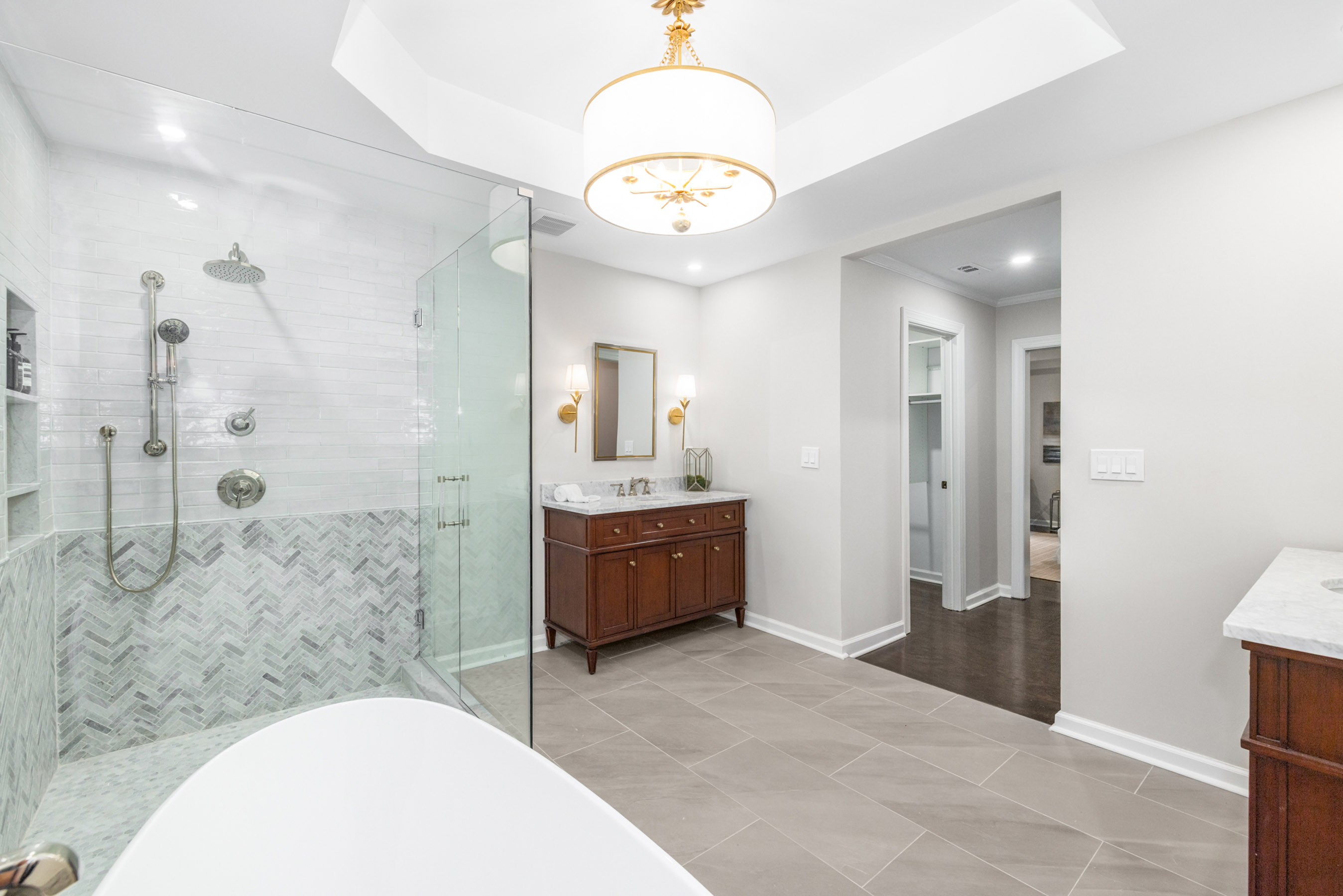  Meticulous Top to Bottom Renovation in Mooregate Square - 物件實景