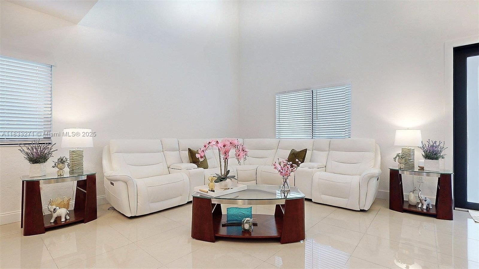 Homestead, Florida, 33033, United States, 5 Bedrooms Bedrooms, ,3 BathroomsBathrooms,Residential,For Sale,1937338