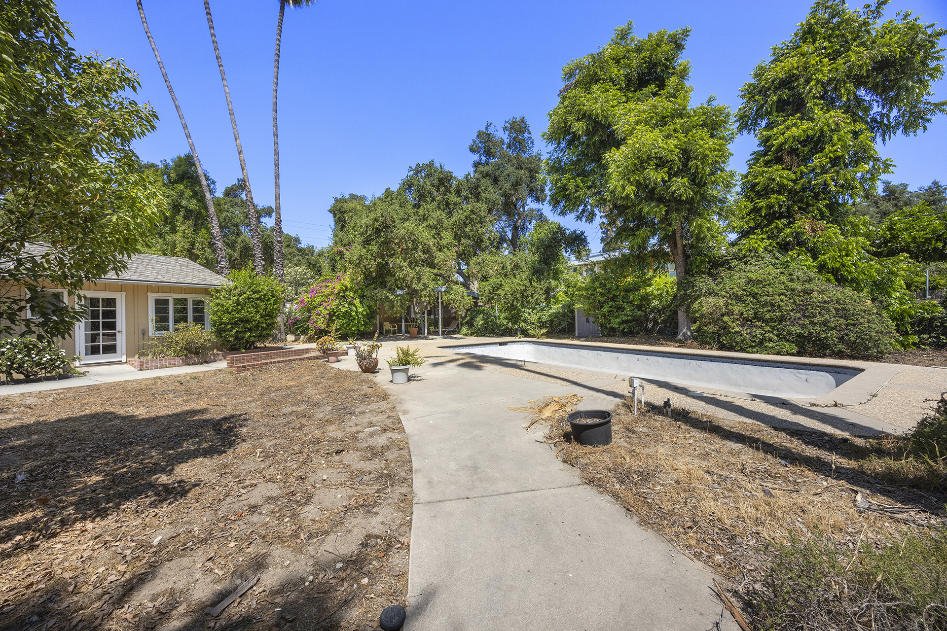 Pasadena, California, 91107, United States, 4 Bedrooms Bedrooms, ,1 BathroomBathrooms,Residential,For Sale,1975607