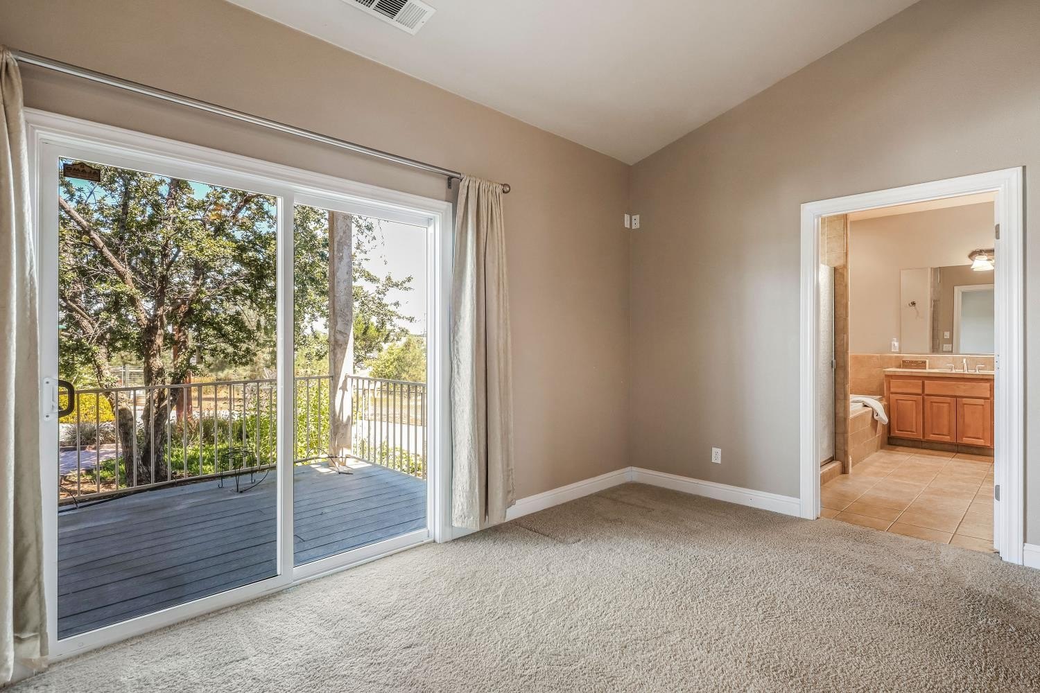 Valley Springs, California, 95252, United States, 3 Bedrooms Bedrooms, ,4 BathroomsBathrooms,Residential,For Sale,1981868