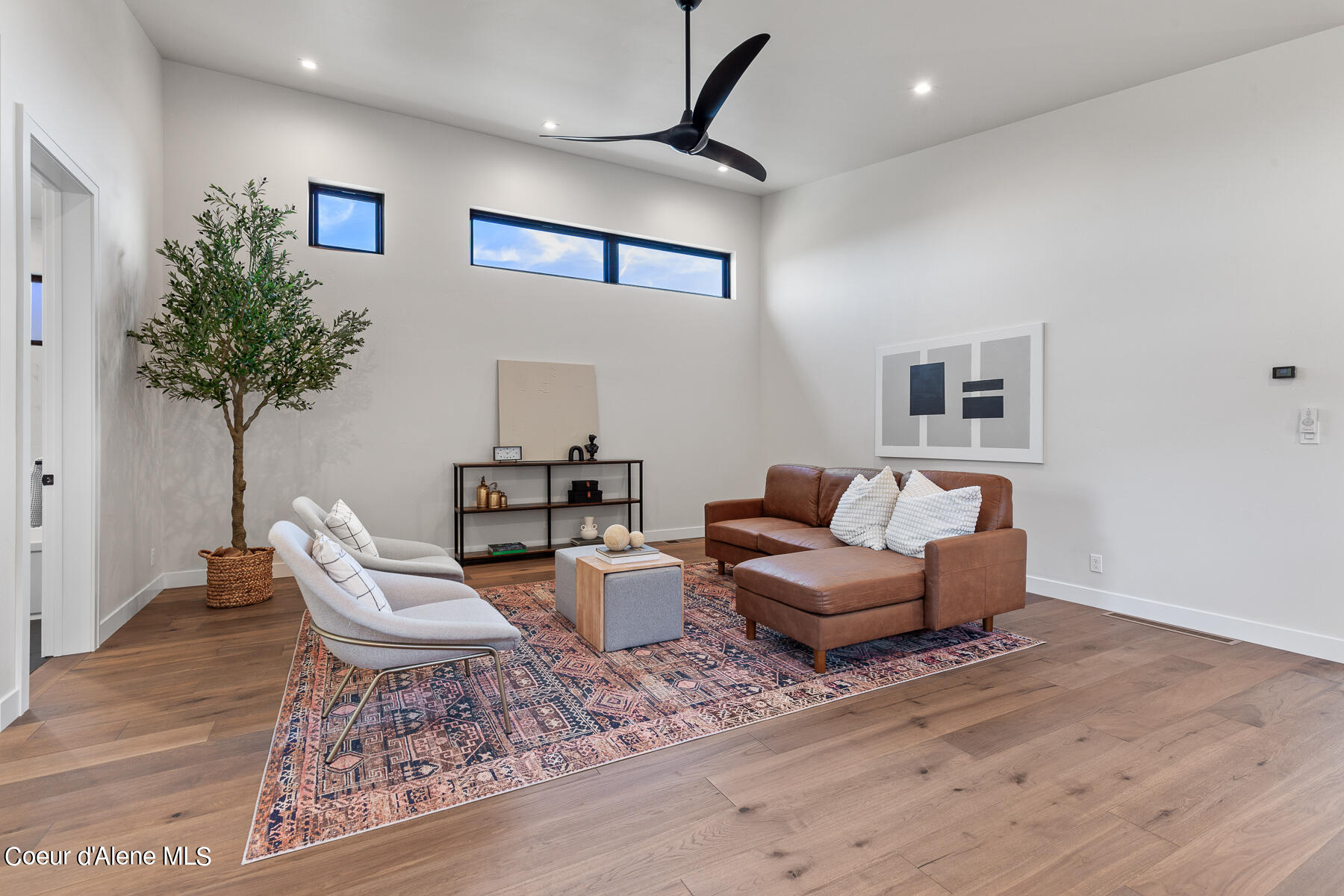 Coeur d'Alene, Idaho, 83814, United States, 3 Bedrooms Bedrooms, ,Residential,For Sale,1985771