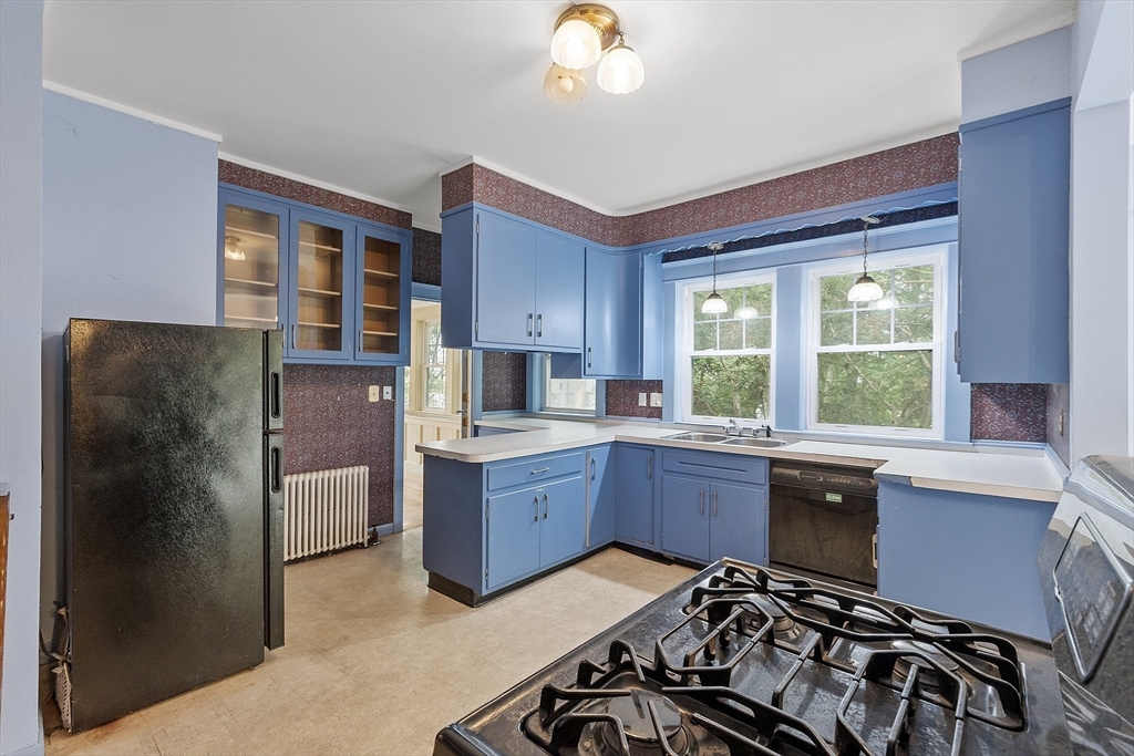 Fitchburg, Massachusetts, 01420, United States, 6 Bedrooms Bedrooms, ,3 BathroomsBathrooms,Residential,For Sale,1903843