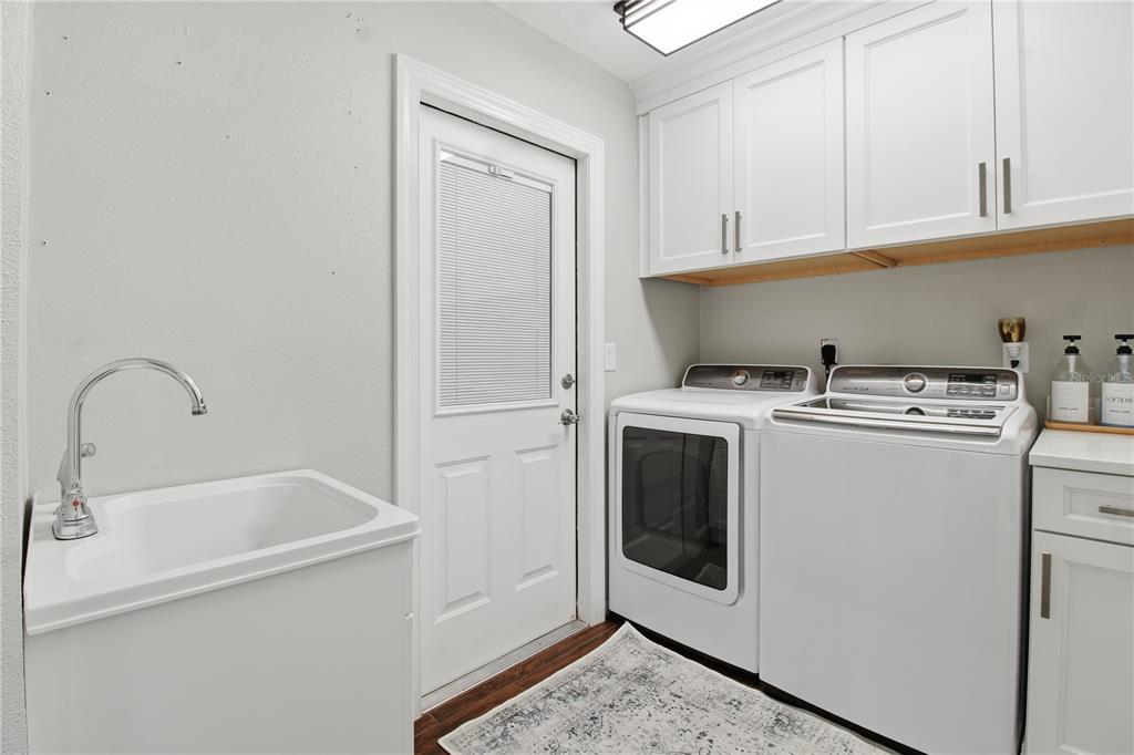 Lakeland, Florida, 33810, United States, 3 Bedrooms Bedrooms, ,2 BathroomsBathrooms,Residential,For Sale,1999879