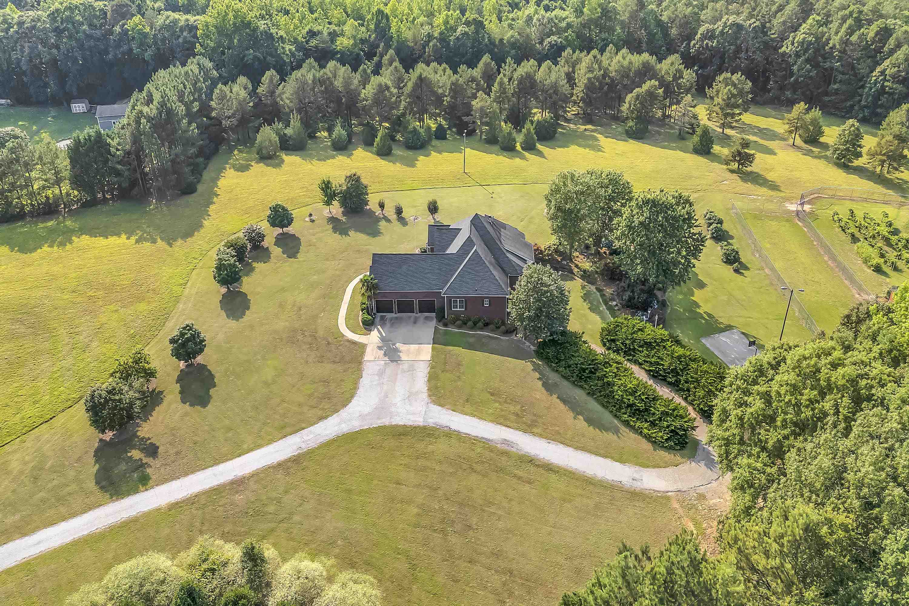 Pauline, South Carolina, 29374, United States, 4 Bedrooms Bedrooms, ,4 BathroomsBathrooms,Residential,For Sale,1847772