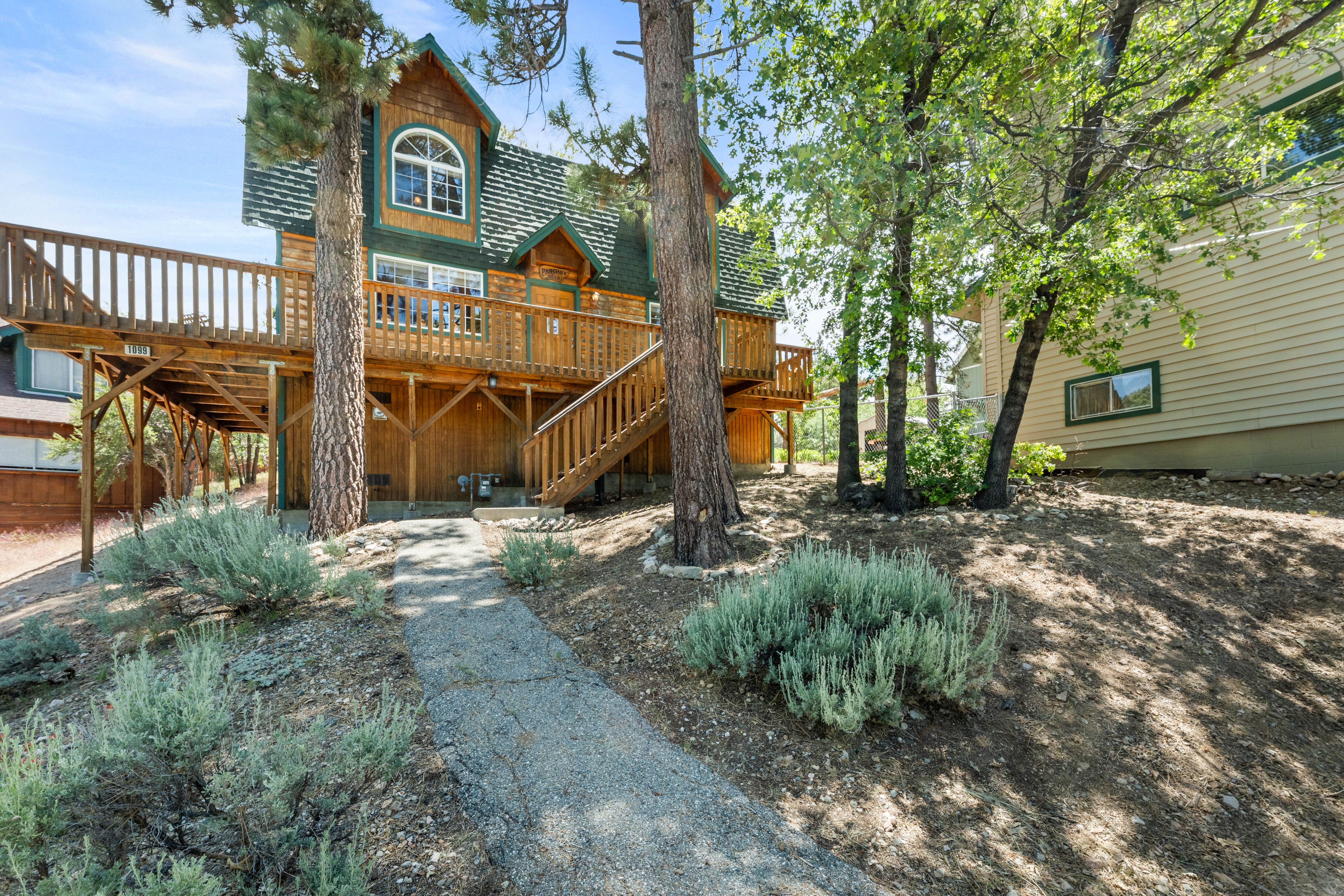  1099 Crags Lane, Fawnskin, CA 92333 - 物件實景