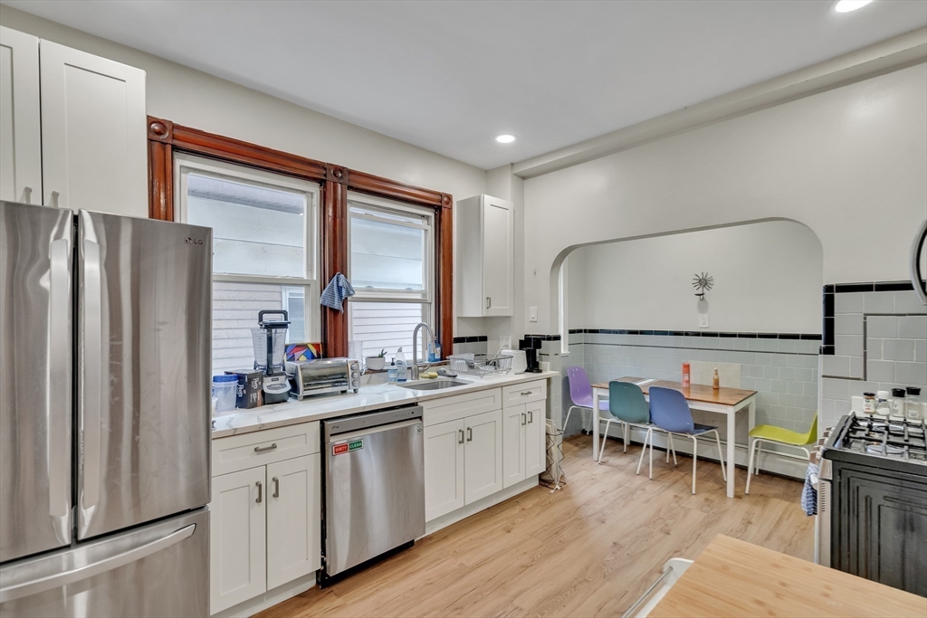 Cambridge, Massachusetts, 02139, United States, 22 Bedrooms Bedrooms, ,9 BathroomsBathrooms,Residential,For Sale,1903632