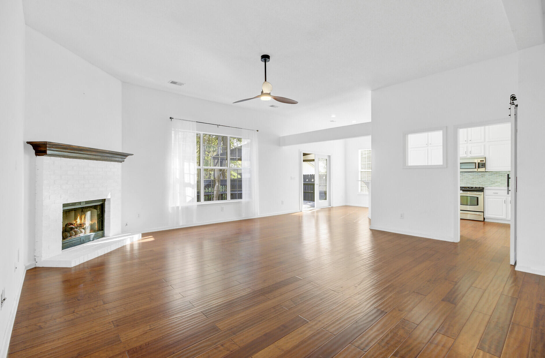 Mount Pleasant, South Carolina, 29466, United States, 3 Bedrooms Bedrooms, ,2 BathroomsBathrooms,Residential,For Sale,1998067