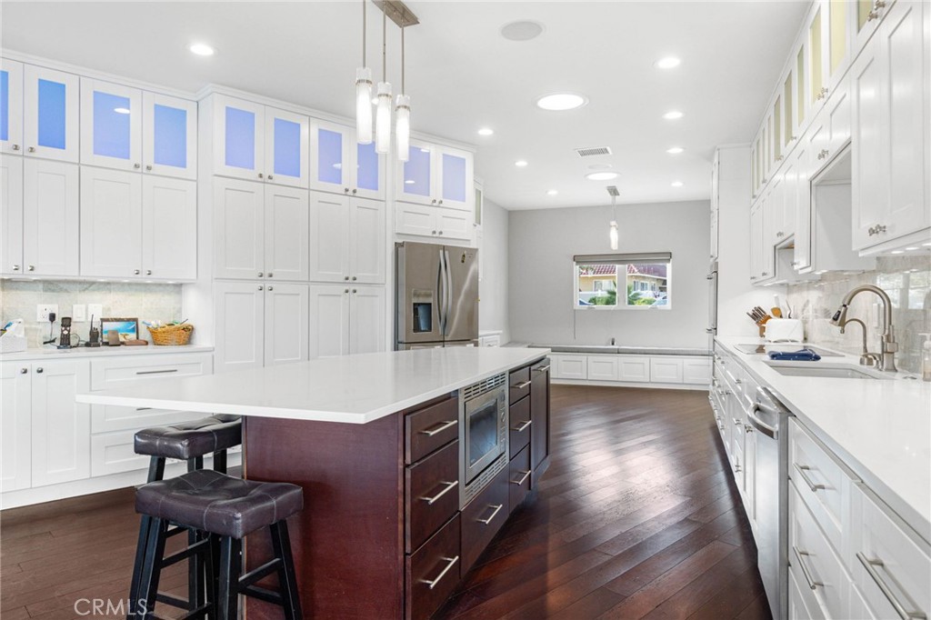 Canyon Lake, California, 92587, United States, 6 Bedrooms Bedrooms, ,5 BathroomsBathrooms,Residential,For Sale,1975311