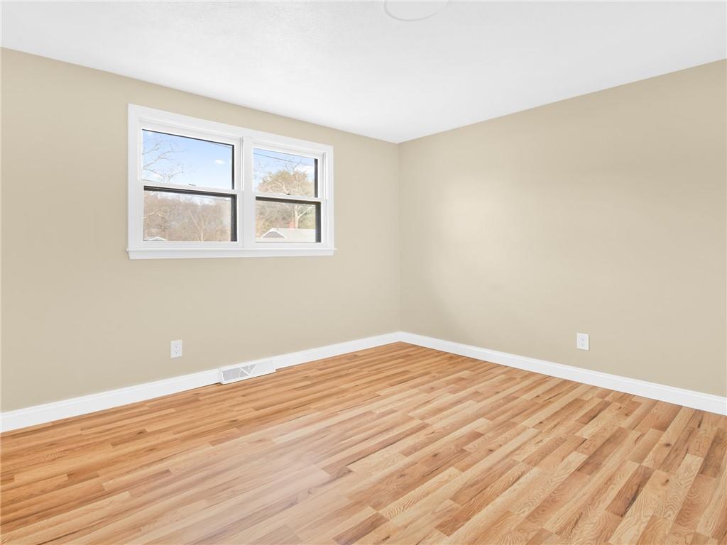 Warwick, Rhode Island, 02889, United States, 3 Bedrooms Bedrooms, ,3 BathroomsBathrooms,Residential,For Sale,2030234