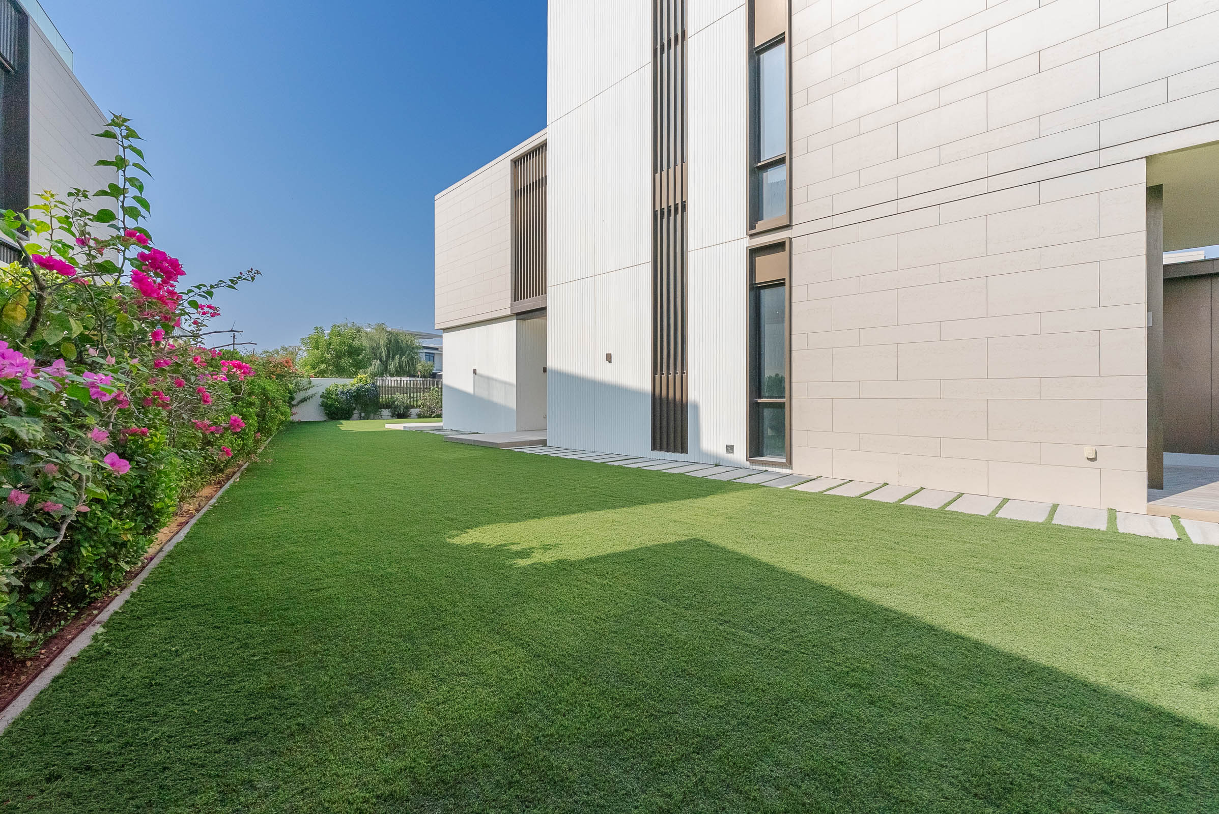  Villa with Elie Saab Finishes and Burj Khalifa Views in Palm Hills - 物件實景