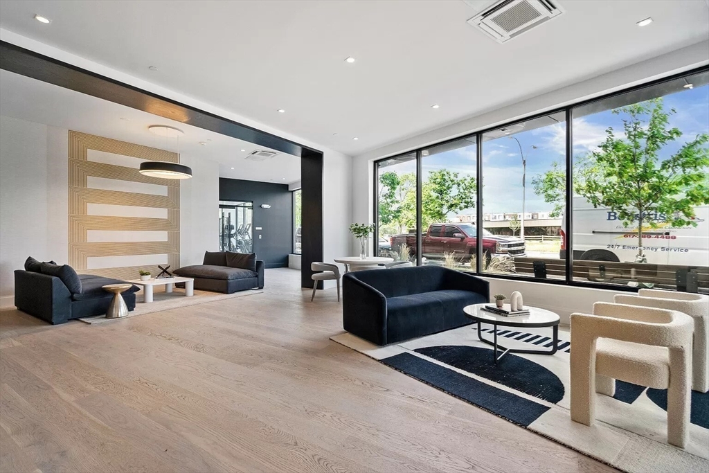 Boston, Massachusetts, 02135, United States, 1 Bedroom Bedrooms, ,1 BathroomBathrooms,Residential,For Sale,1937026