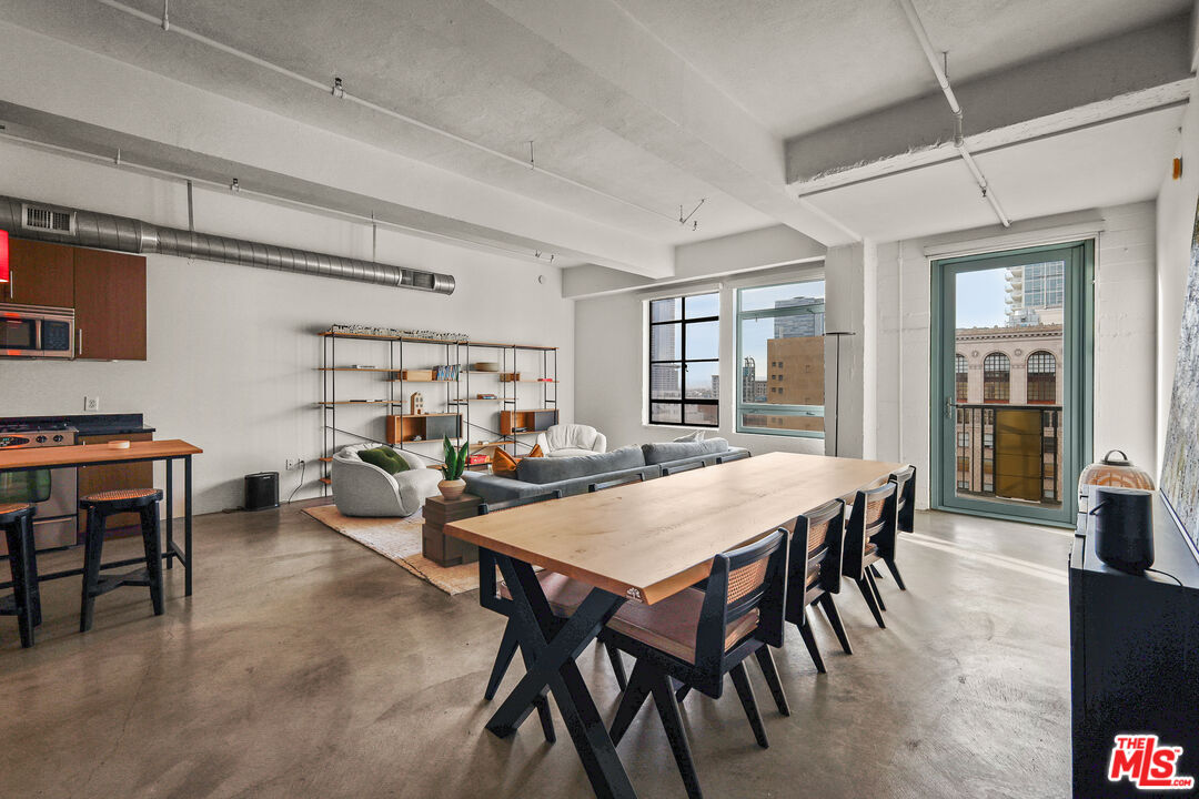 Los Angeles, California, 90014, United States, 1 Bedroom Bedrooms, ,1 BathroomBathrooms,Residential,For Sale,1705578