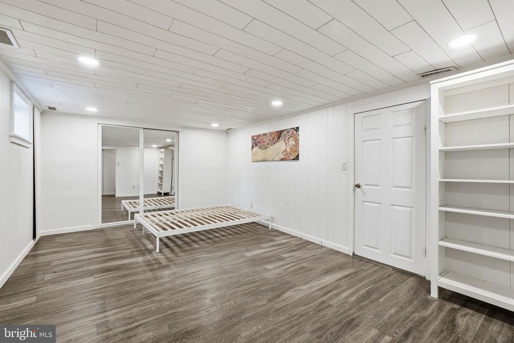 Silver Spring, Maryland, 20901, United States, 4 Bedrooms Bedrooms, ,3 BathroomsBathrooms,Residential,For Sale,2002464