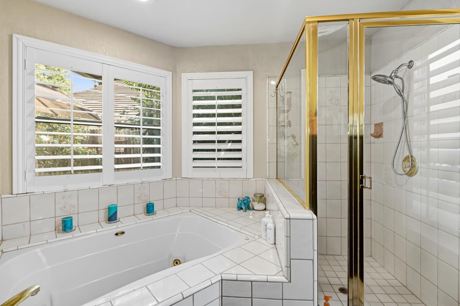 Elk Grove, California, 95624, United States, 4 Bedrooms Bedrooms, ,4 BathroomsBathrooms,Residential,For Sale,1987629