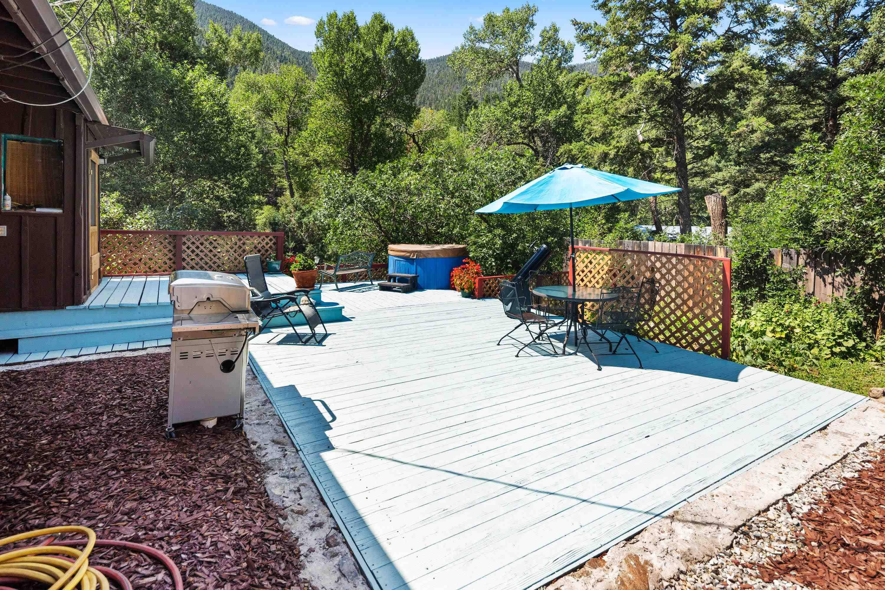 Questa, New Mexico, 87556, United States, 2 Bedrooms Bedrooms, ,3 BathroomsBathrooms,Residential,For Sale,1916841