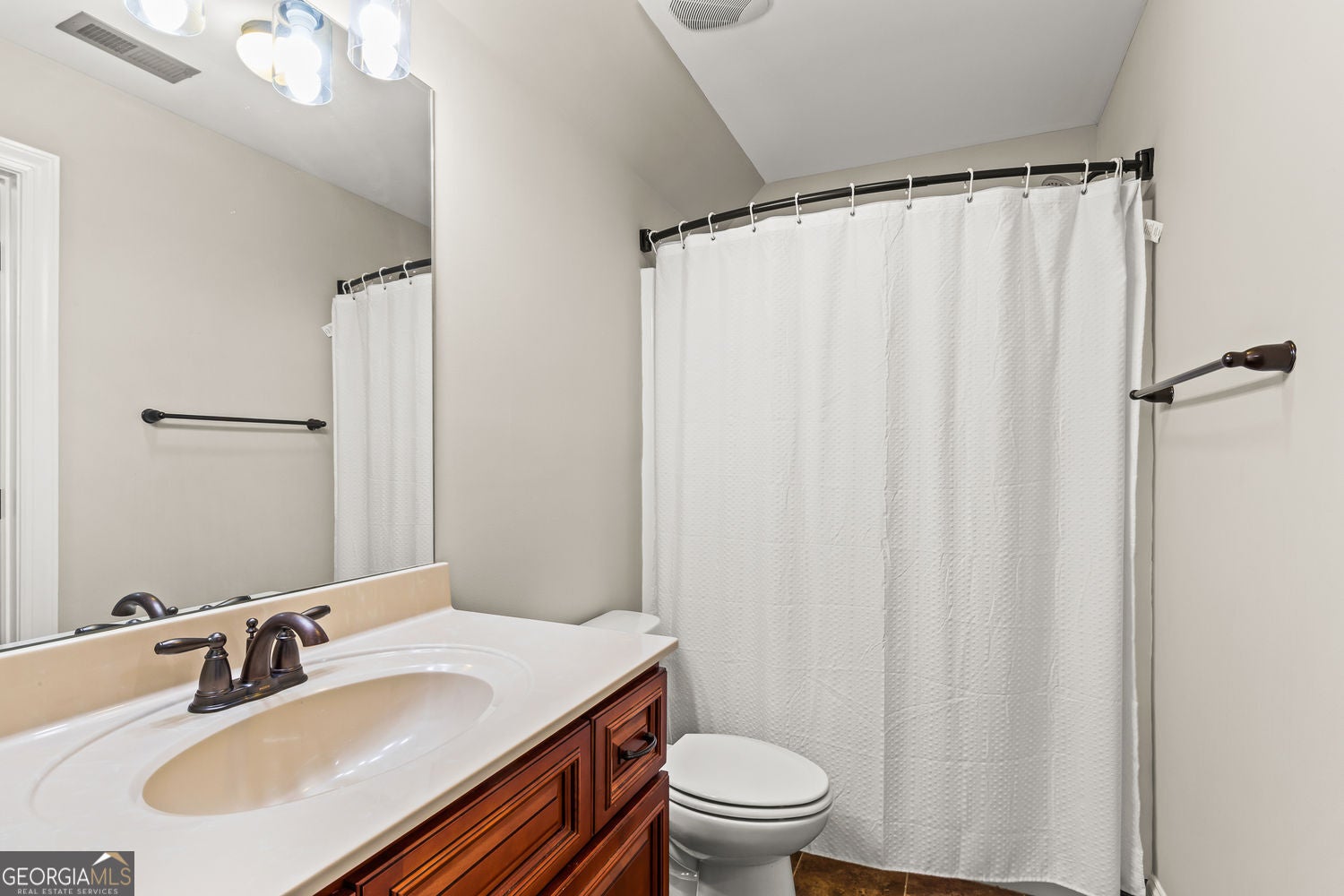 Senoia, Georgia, 30276, United States, 5 Bedrooms Bedrooms, ,4 BathroomsBathrooms,Residential,For Sale,1877866