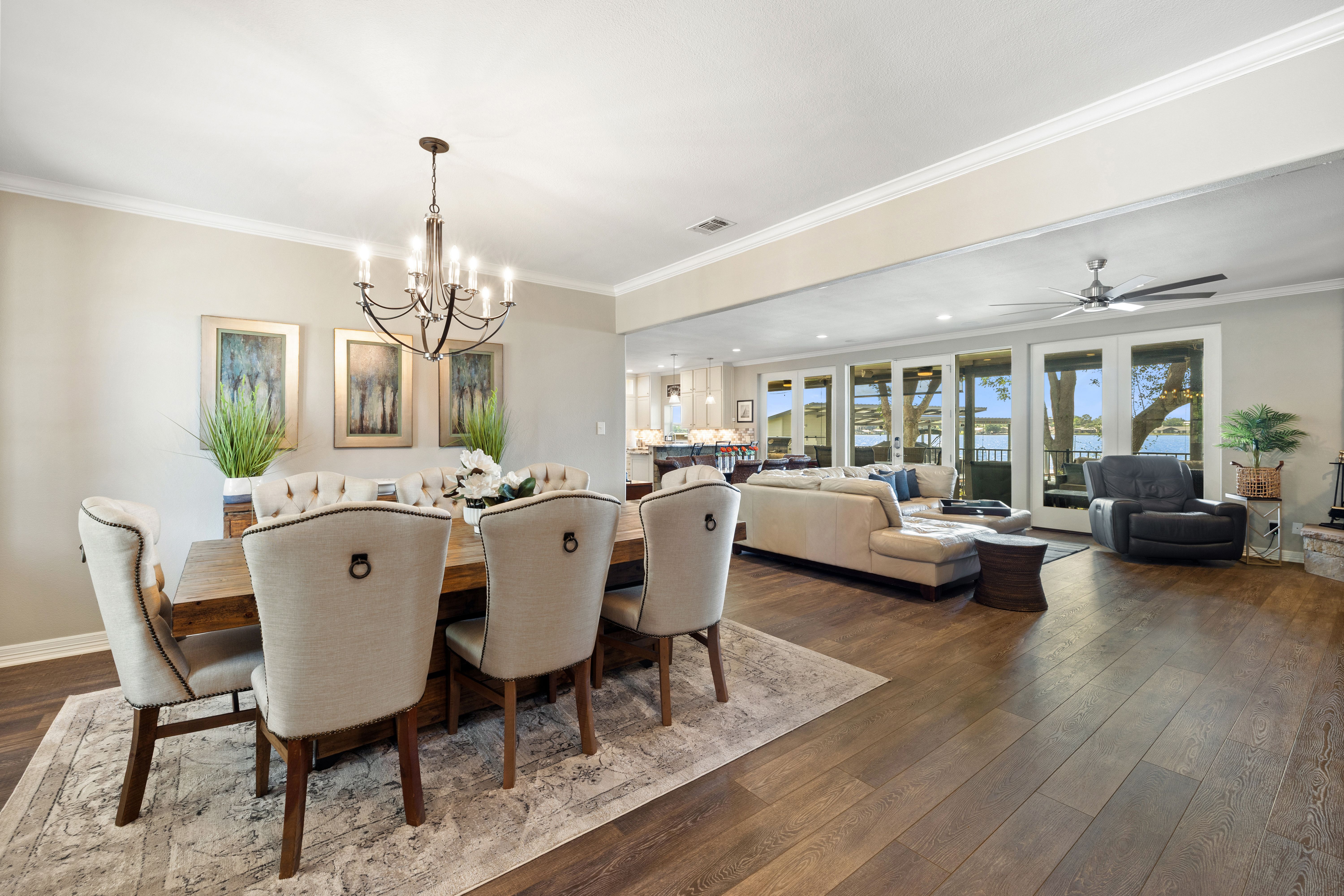  402 S. Shorewood Dr on Lake LBJ - 物件實景