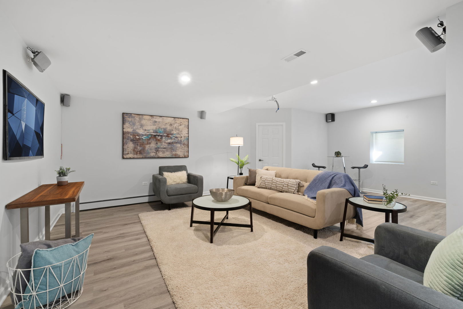 Oak Brook, Illinois, 60523, United States, 7 Bedrooms Bedrooms, ,5 BathroomsBathrooms,Residential,For Sale,1990925