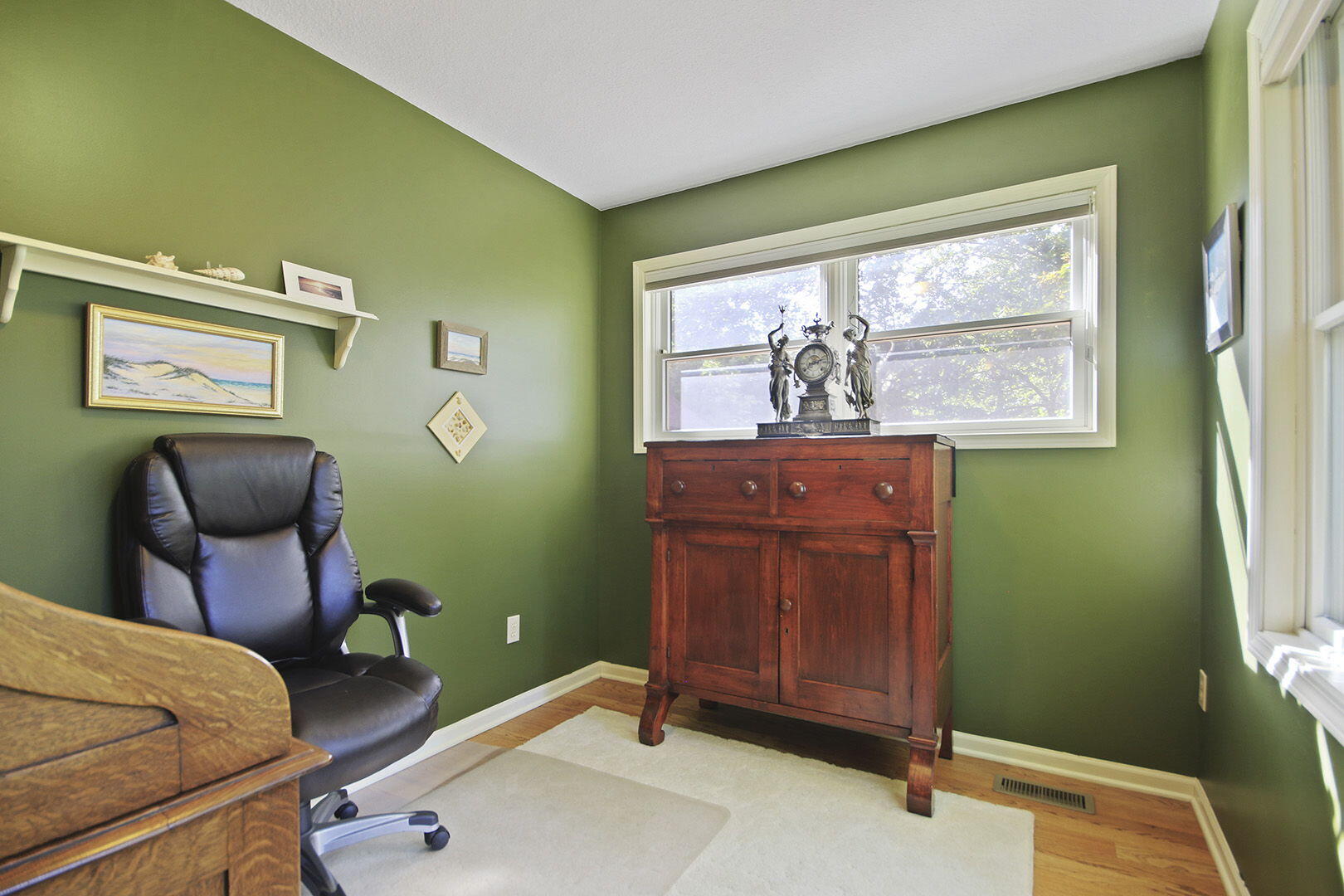 COLUMBIA, Missouri, 65203, United States, 5 Bedrooms Bedrooms, ,3 BathroomsBathrooms,Residential,For Sale,1975322