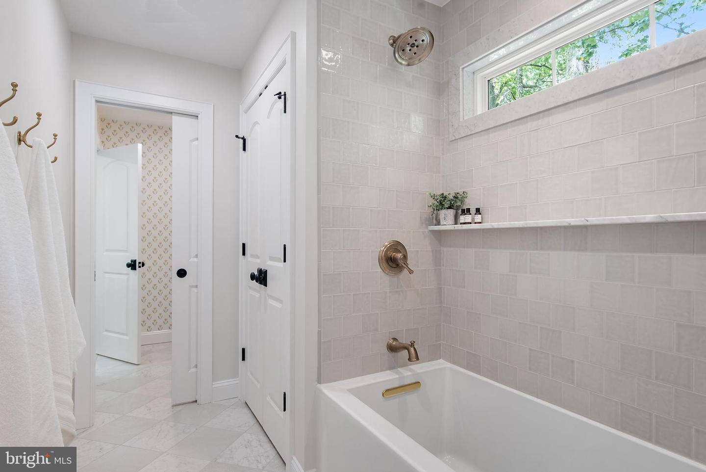 Annapolis, Maryland, 21403, United States, 4 Bedrooms Bedrooms, ,5 BathroomsBathrooms,Residential,For Sale,1900943