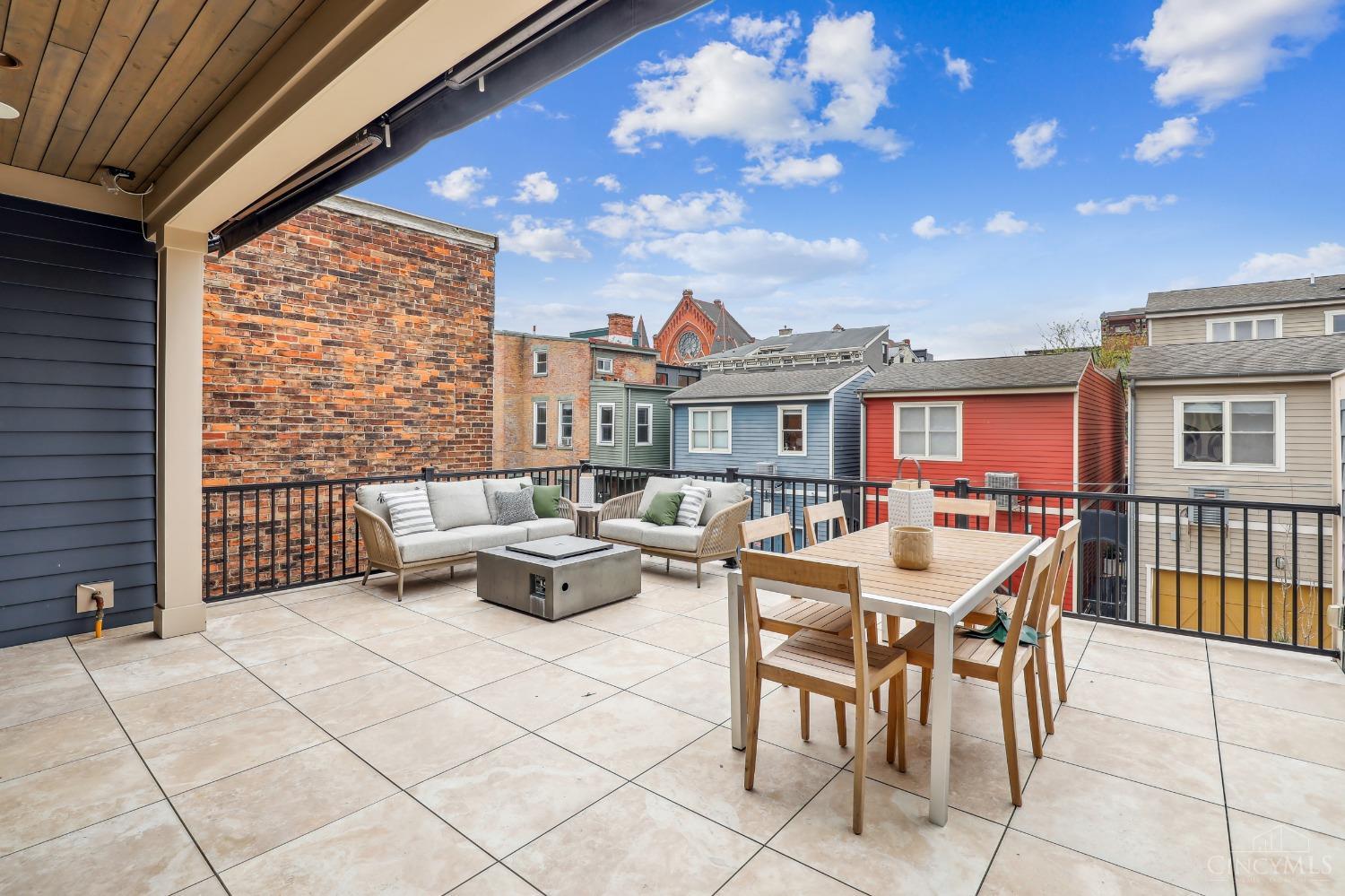 Cincinnati, Ohio, 45202, United States, 4 Bedrooms Bedrooms, ,5 BathroomsBathrooms,Residential,For Sale,1901834