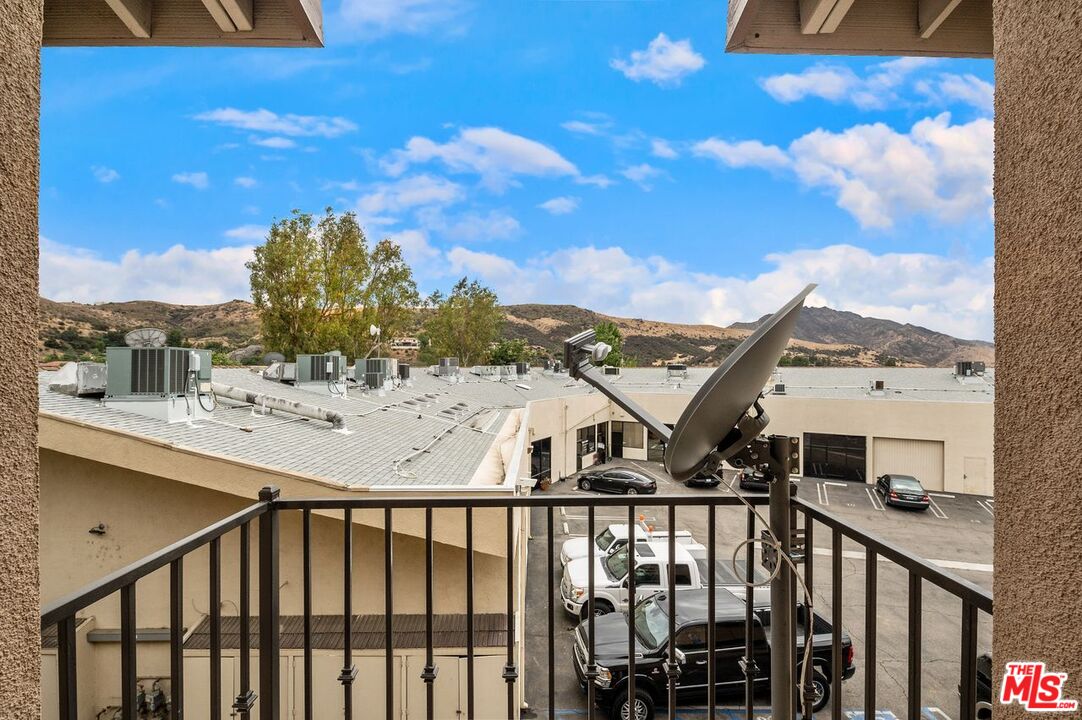 Agoura Hills, California, 91301, United States, 3 Bedrooms Bedrooms, ,3 BathroomsBathrooms,Residential,For Sale,1919478