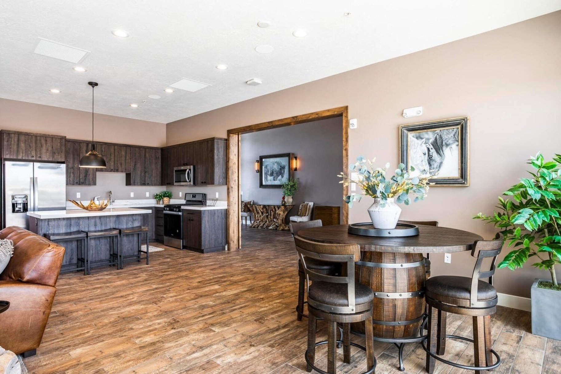  Summit Rambler At High Star Ranch With 3 Car Garage And Expansive Views - 物件實景