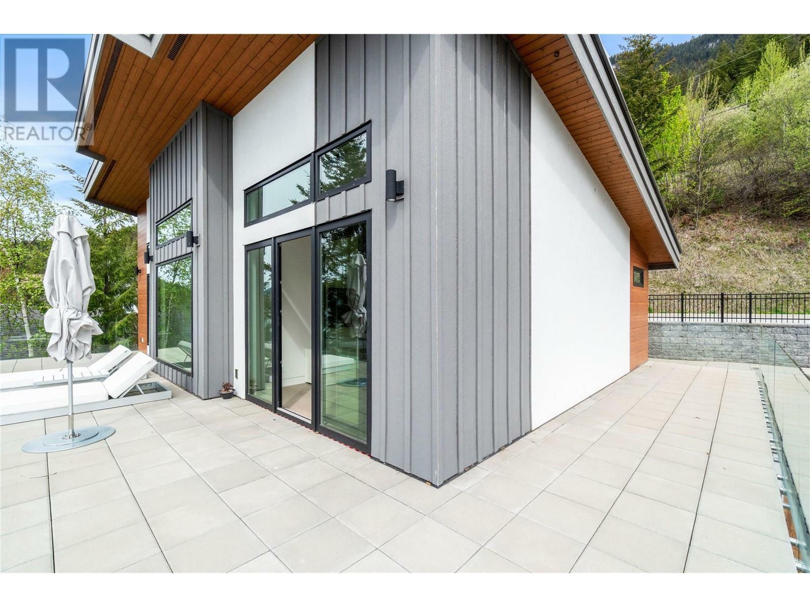 ANGLEMONT, British Columbia, V0E 1M8, CA, 5 Bedrooms Bedrooms, ,3 BathroomsBathrooms,Residential,For Sale,1836909