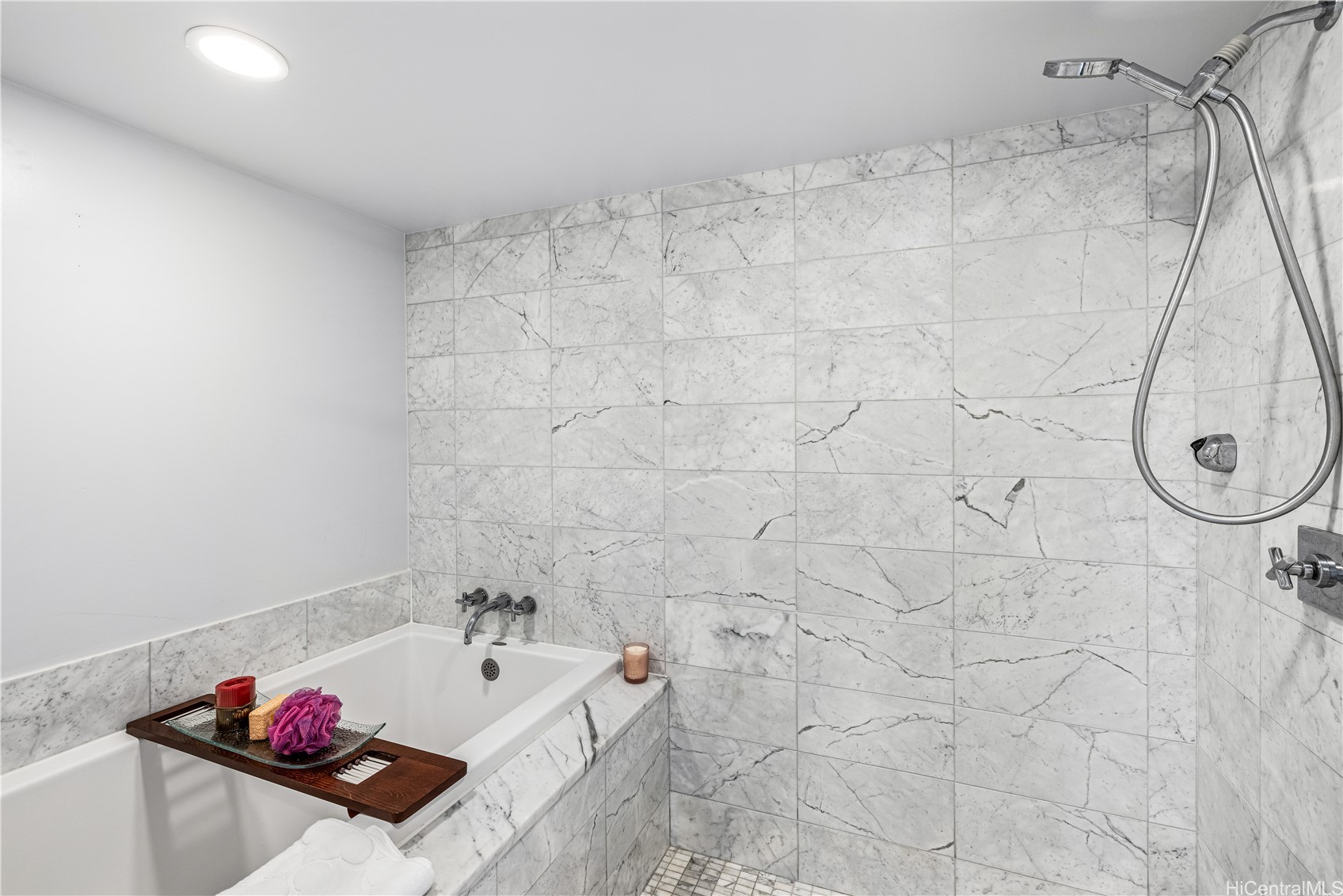 223 Saratoga Road Unit 2710, Honolulu, Hawaii, 96815, United States, 3 Bedrooms Bedrooms, ,4 BathroomsBathrooms,Residential,For Sale,223 Saratoga Road Unit 2710,1672657