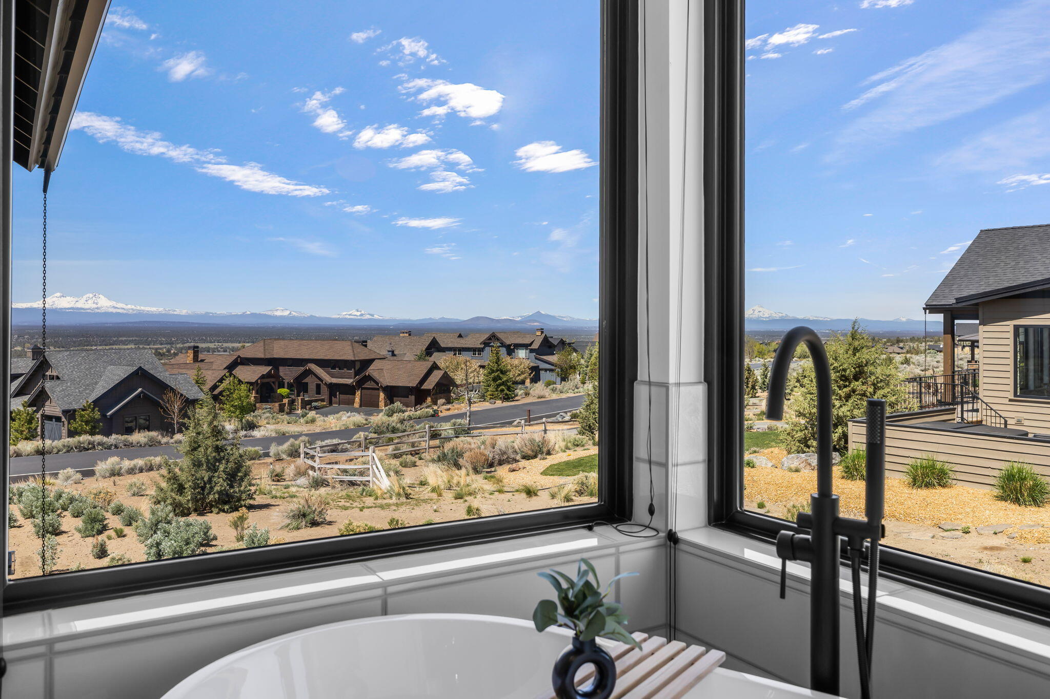 Powell Butte, Oregon, 97753, United States, 4 Bedrooms Bedrooms, ,5 BathroomsBathrooms,Residential,For Sale,1804820