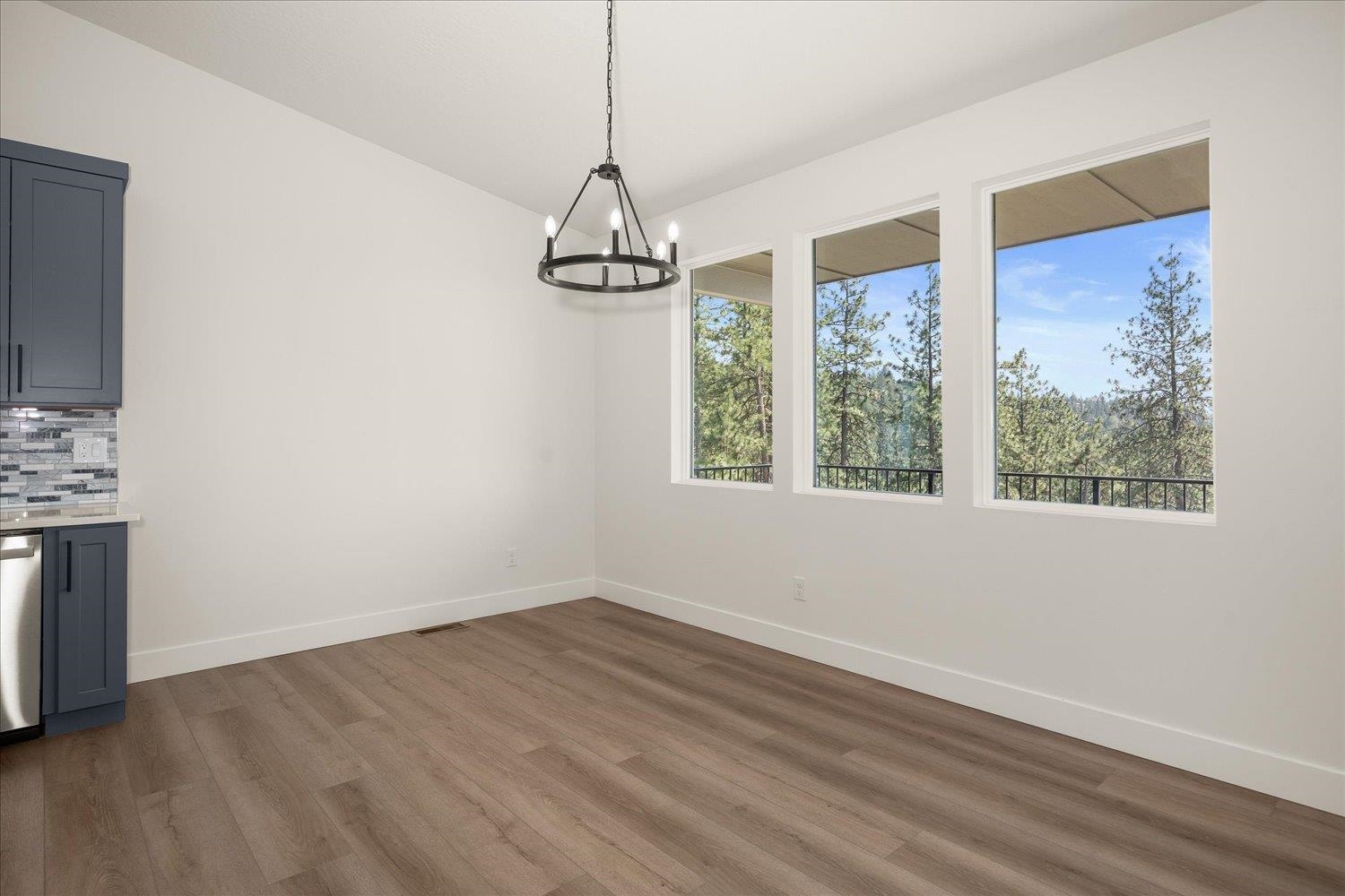 Spokane, Washington, 99208, United States, 4 Bedrooms Bedrooms, ,3 BathroomsBathrooms,Residential,For Sale,1940467