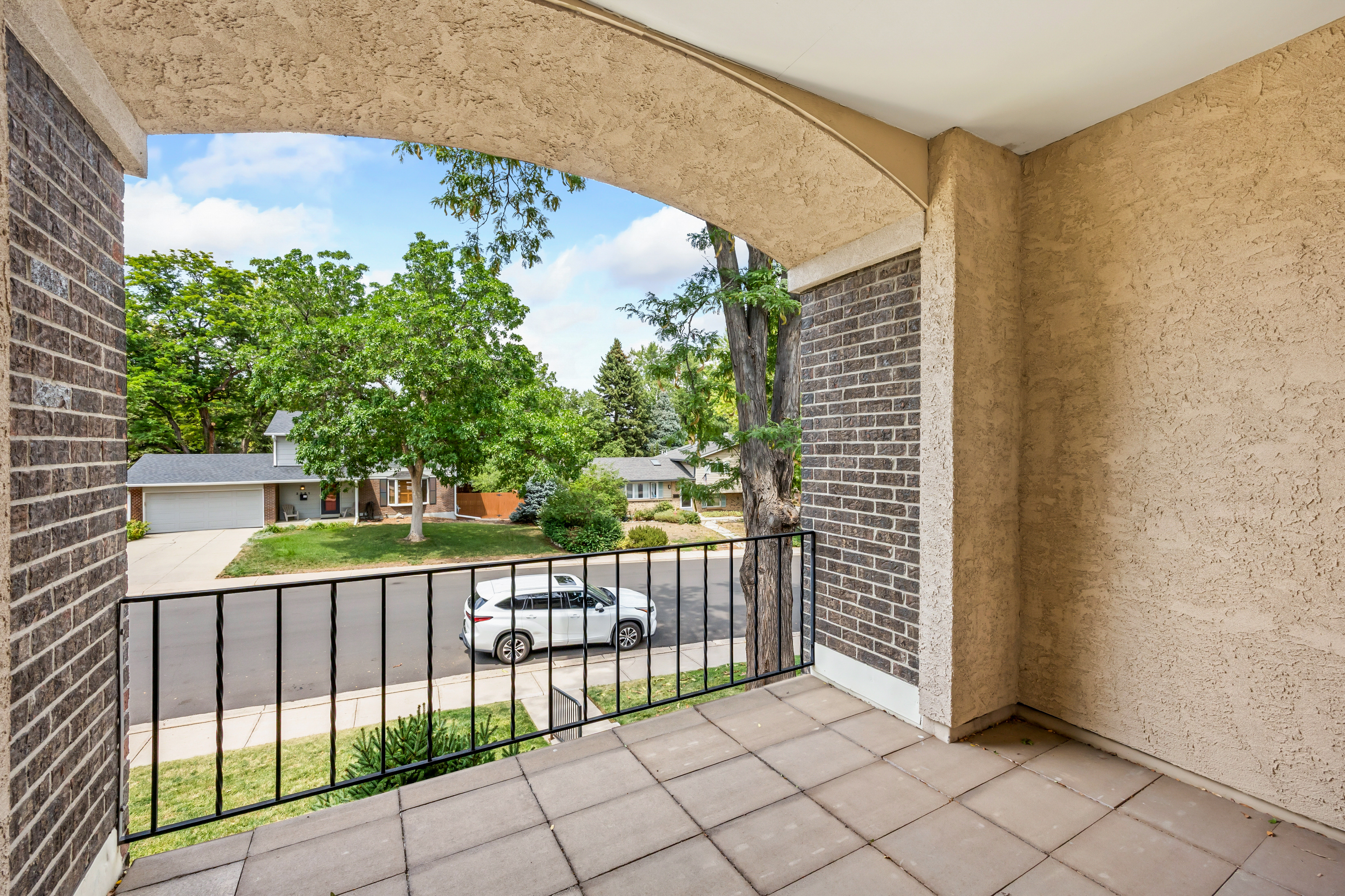  Beautifully renovated home in the desirable Three Fountains community - 物件實景