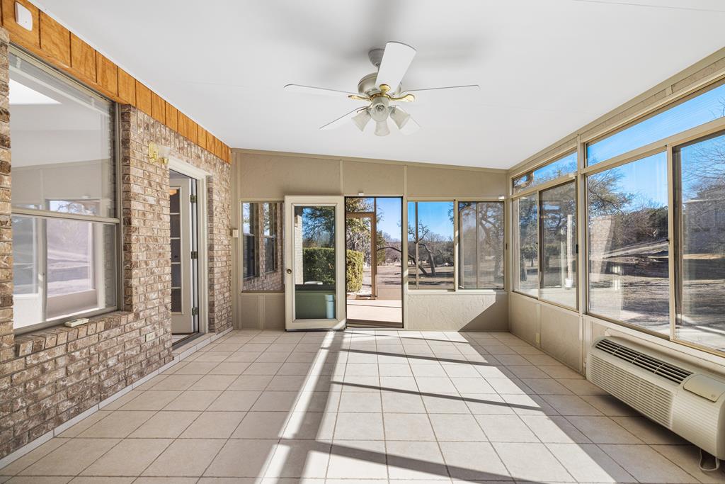 Kerrville, Texas, 78028, United States, 3 Bedrooms Bedrooms, ,3 BathroomsBathrooms,Residential,For Sale,1983005