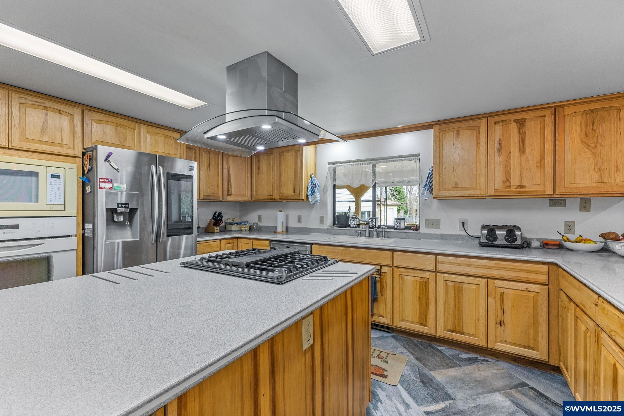 Salem, Oregon, 97317, United States, 6 Bedrooms Bedrooms, ,4 BathroomsBathrooms,Residential,For Sale,1907715