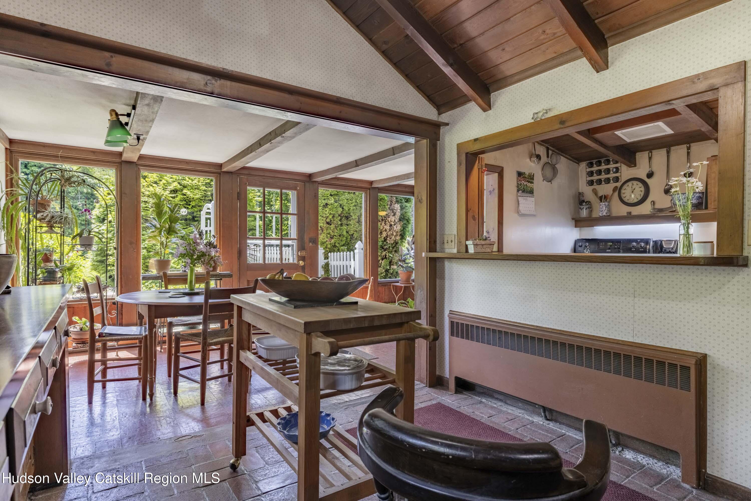 Saugerties, New York, 12477, United States, 2 Bedrooms Bedrooms, ,2 BathroomsBathrooms,Residential,For Sale,1827132