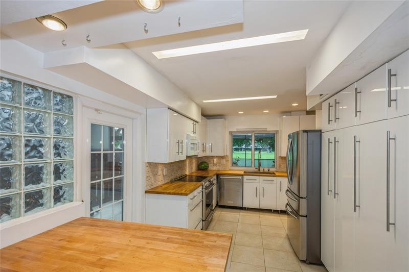 Pembroke Pines, Florida, 33026, United States, 3 Bedrooms Bedrooms, ,3 BathroomsBathrooms,Residential,For Sale,1857151
