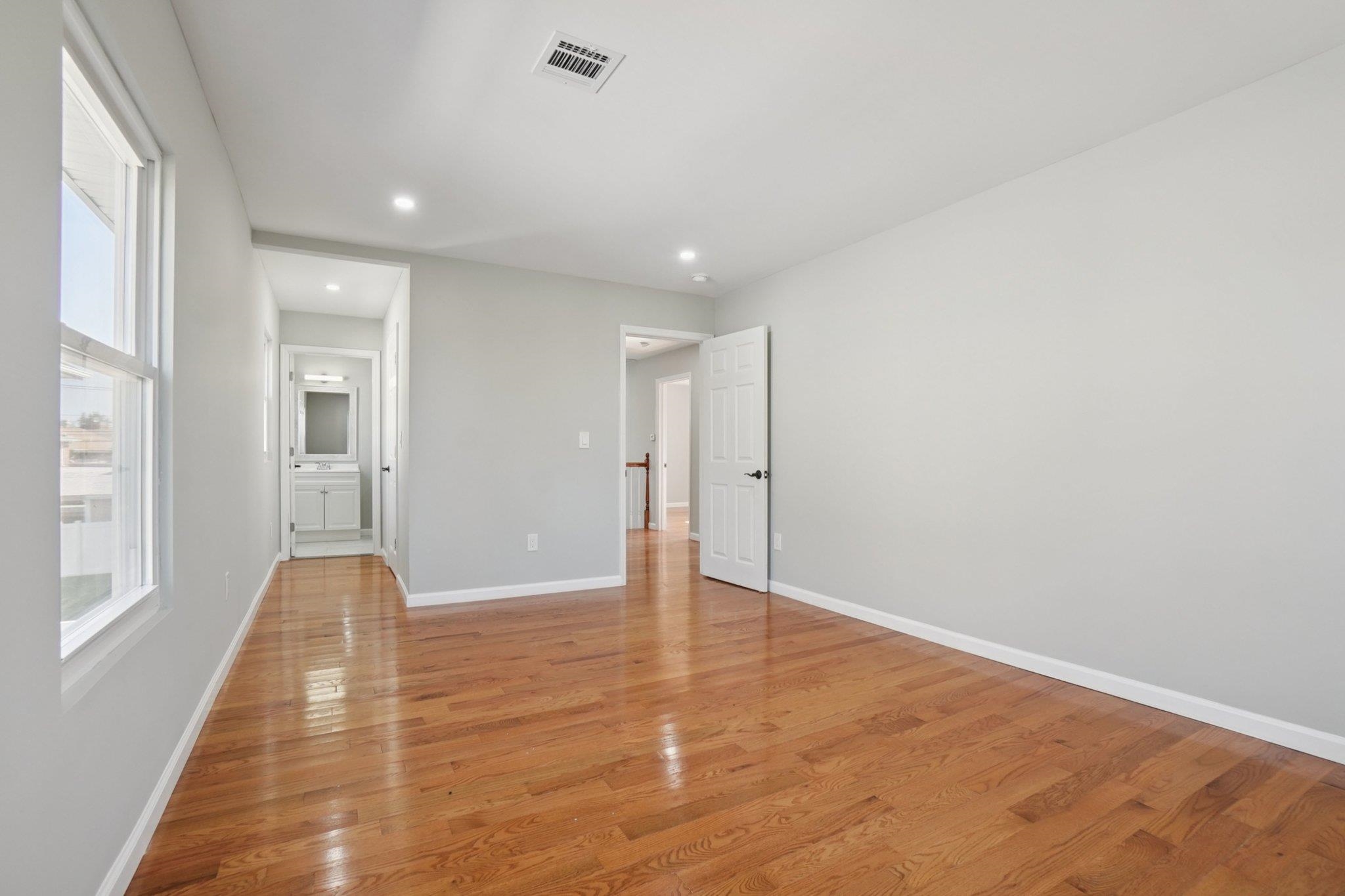 Wood-ridge, New Jersey, 07075, United States, 4 Bedrooms Bedrooms, ,3 BathroomsBathrooms,Residential,For Sale,1979587