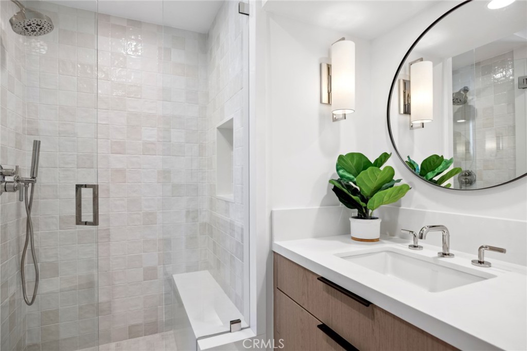 Corona del Mar, California, 92625, United States, 4 Bedrooms Bedrooms, ,5 BathroomsBathrooms,Residential,For Sale,1903577