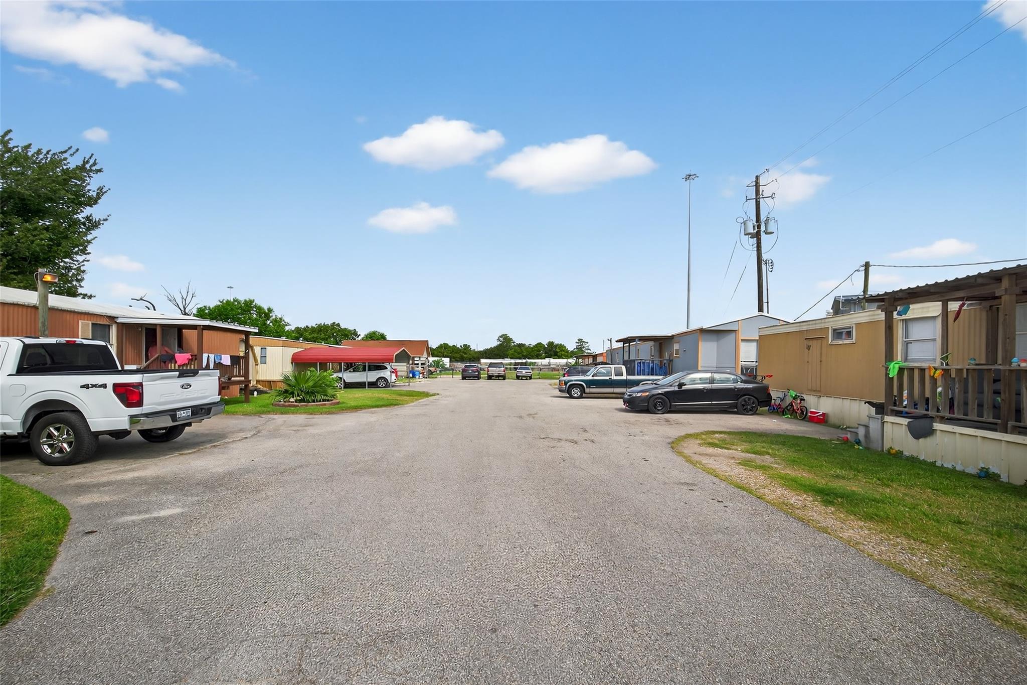 Channelview, Texas, 77530, United States, 12 Bedrooms Bedrooms, ,8 BathroomsBathrooms,Residential,For Sale,1977547