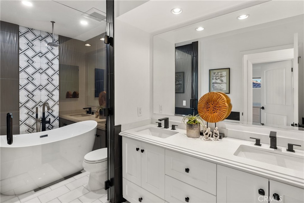 Yorba Linda, California, 92886, United States, 5 Bedrooms Bedrooms, ,6 BathroomsBathrooms,Residential,For Sale,1891782