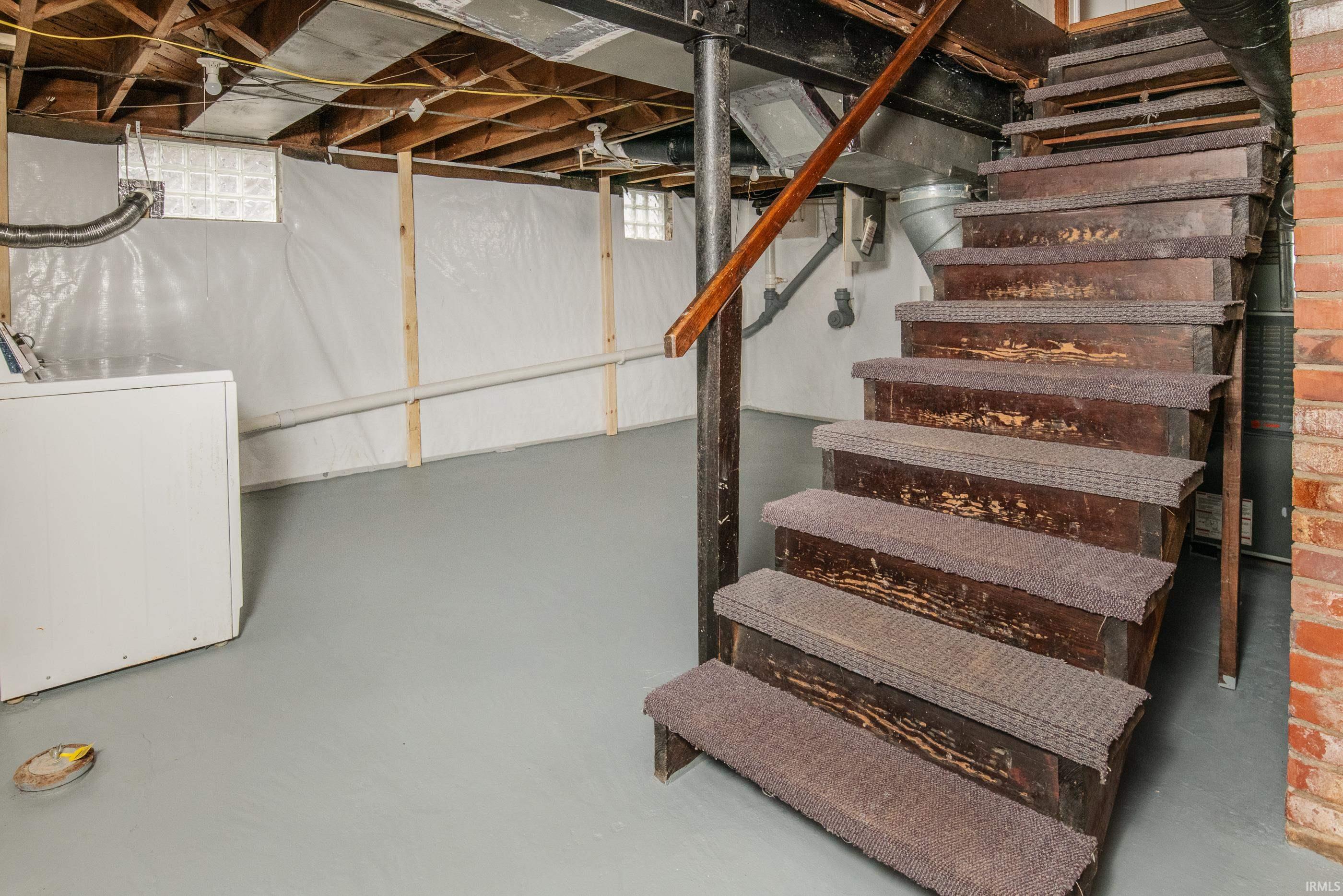 Bloomington, Indiana, 47401, United States, 3 Bedrooms Bedrooms, ,2 BathroomsBathrooms,Residential,For Sale,1982502