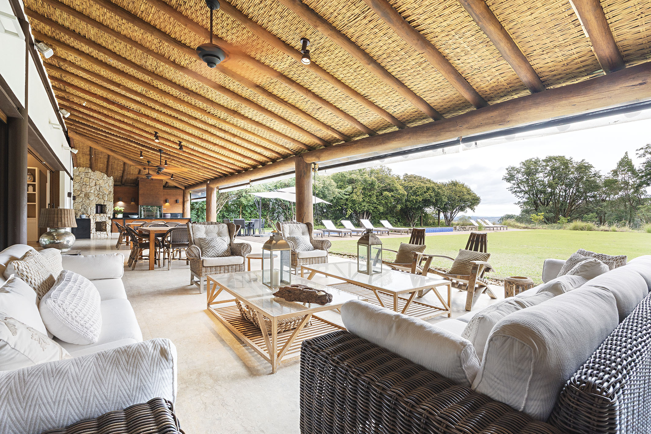  Farmhouse-Style Residence with Permanent Views of the Golf Course - 物件實景